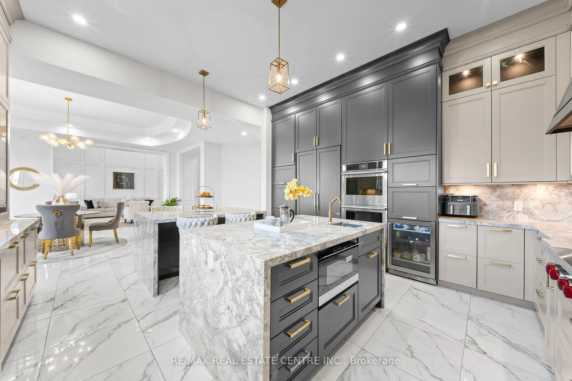 Photo 11 of 67 Rolling Green Court, Vaughan, Kleinburg — HOMEH