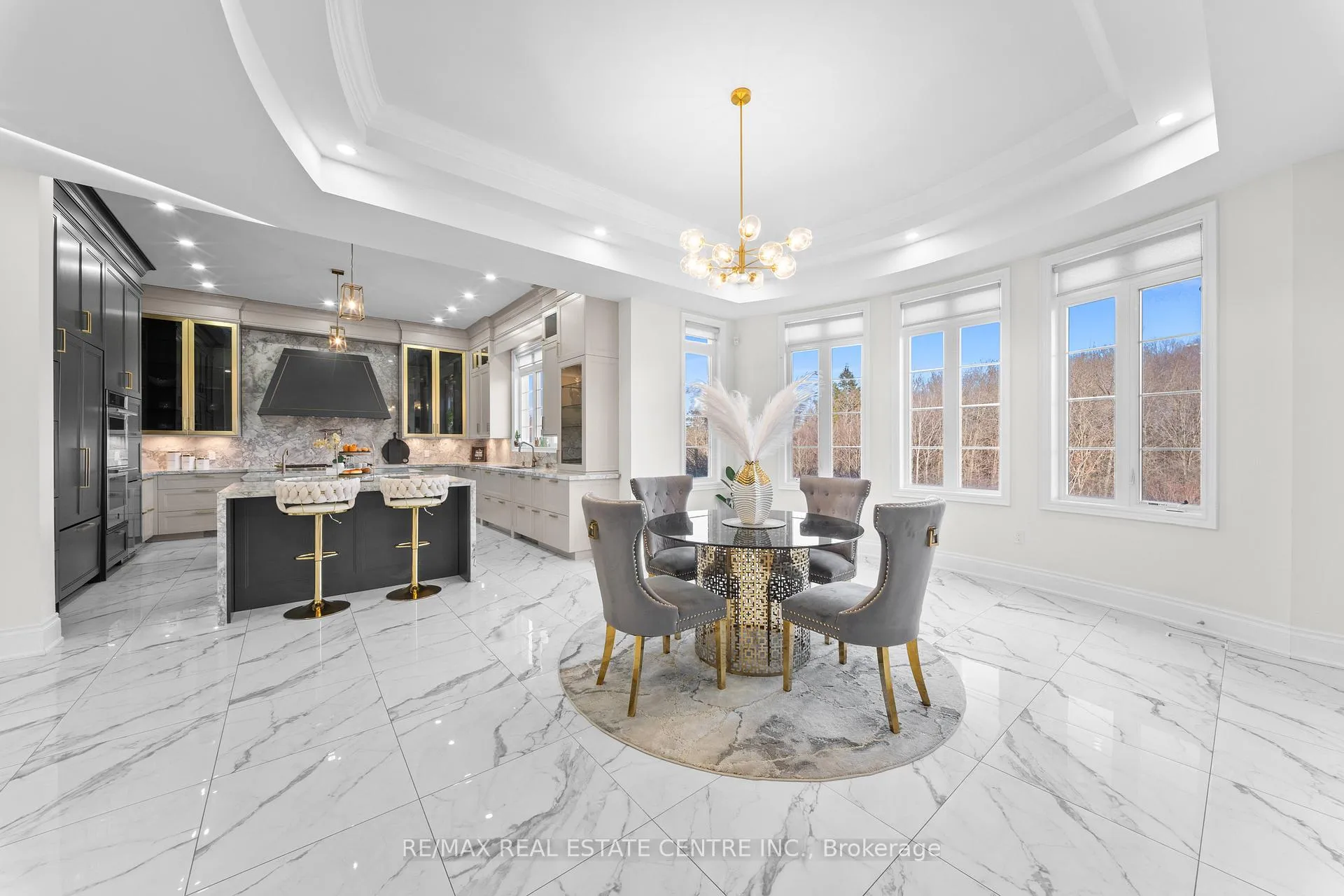 Photo 14 of 67 Rolling Green Court, Vaughan, Kleinburg — HOMEH