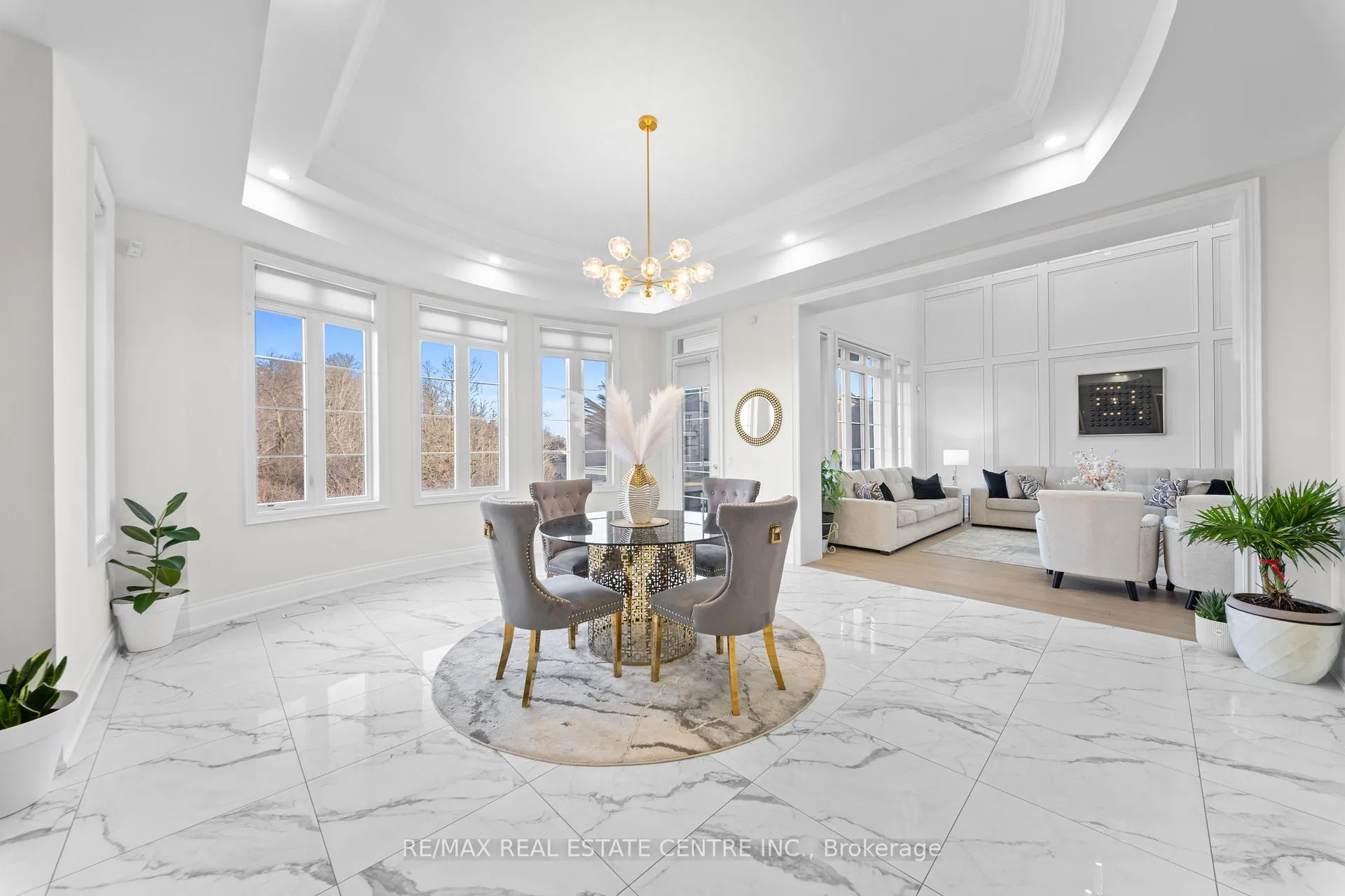 Photo 15 of 67 Rolling Green Court, Vaughan, Kleinburg — HOMEH