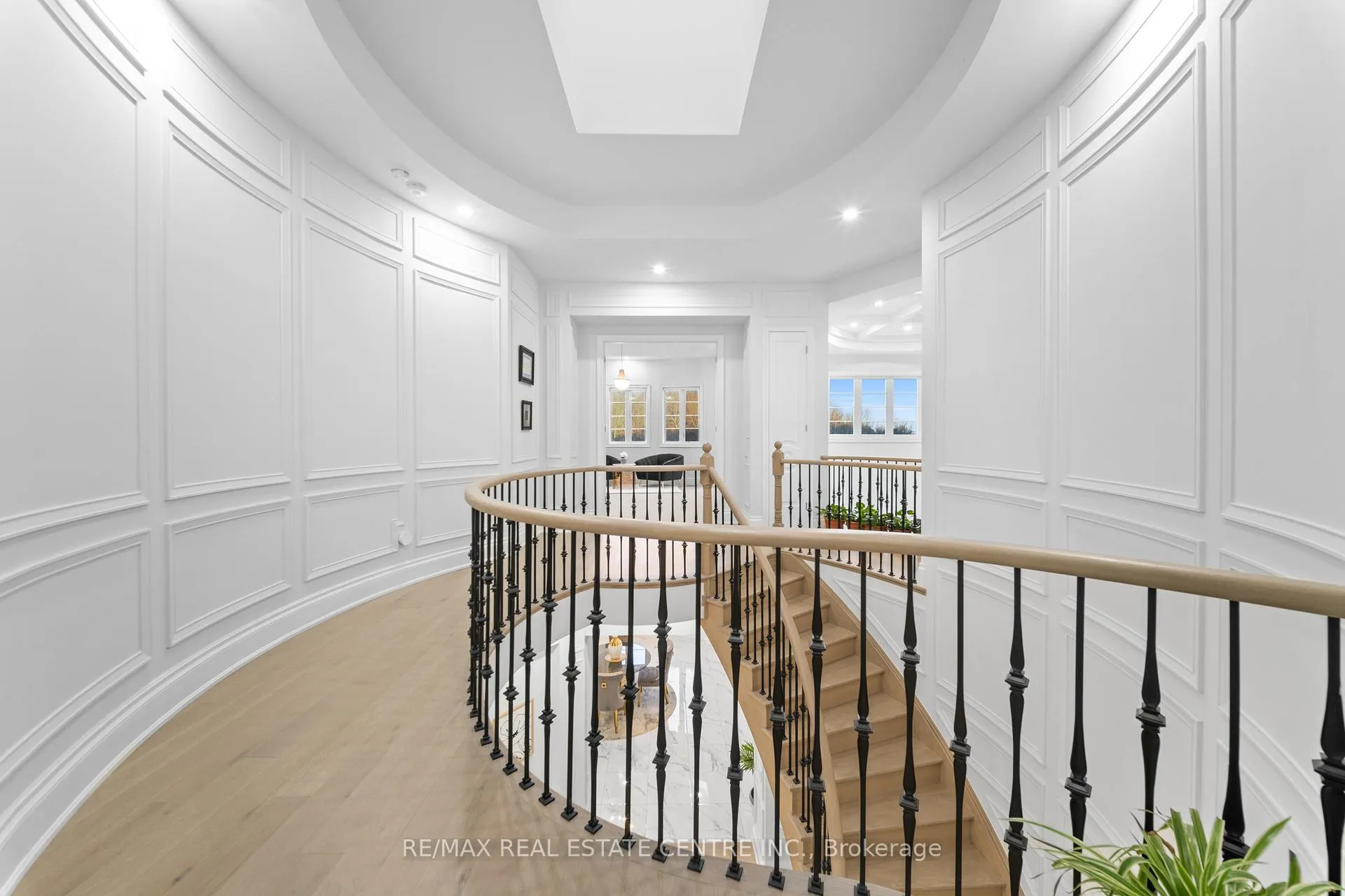 Photo 22 of 67 Rolling Green Court, Vaughan, Kleinburg — HOMEH