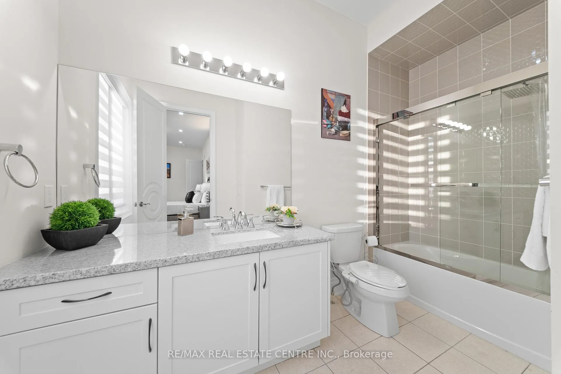 Photo 35 of 67 Rolling Green Court, Vaughan, Kleinburg — HOMEH