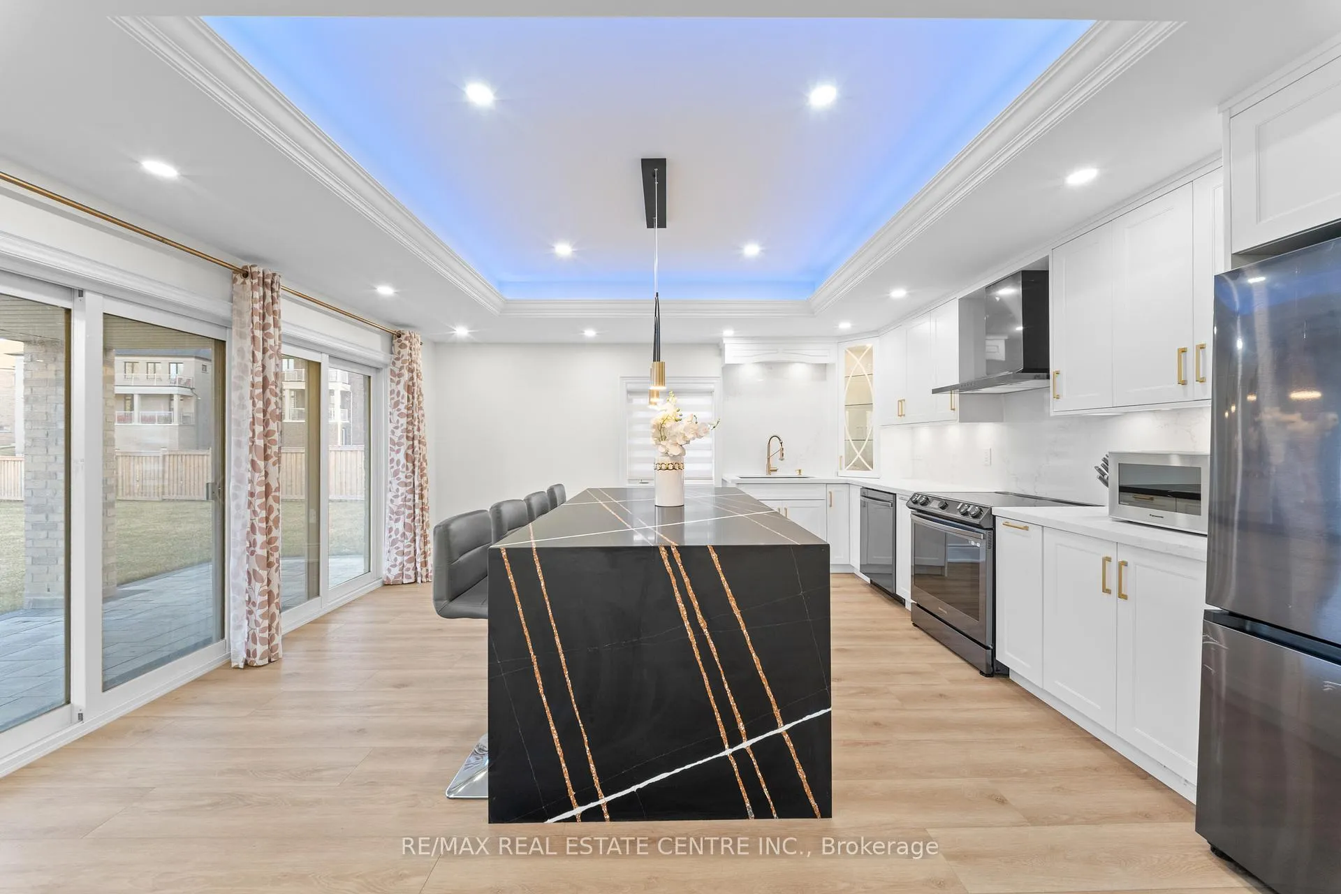 Photo 37 of 67 Rolling Green Court, Vaughan, Kleinburg — HOMEH