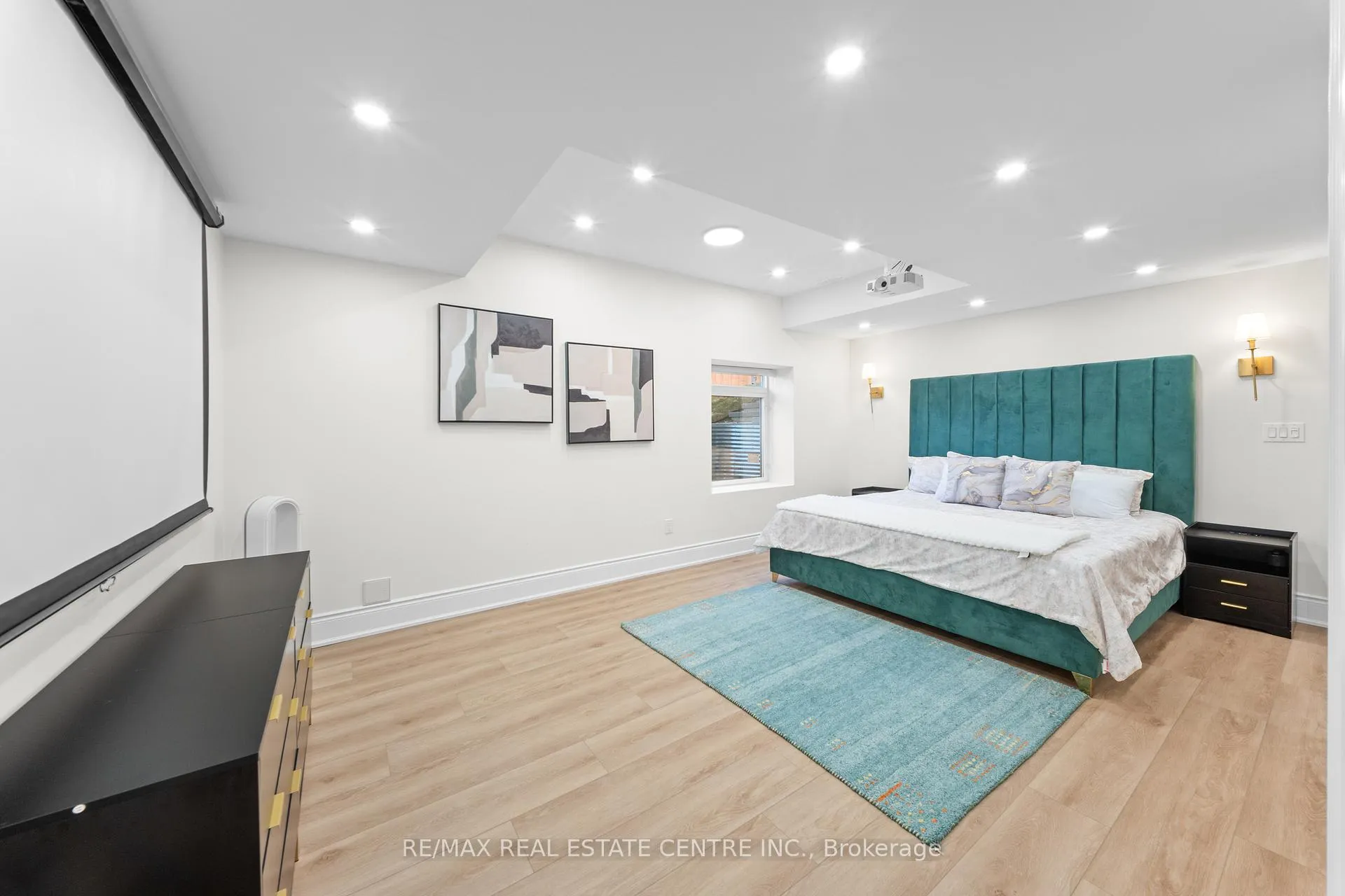 Photo 40 of 67 Rolling Green Court, Vaughan, Kleinburg — HOMEH