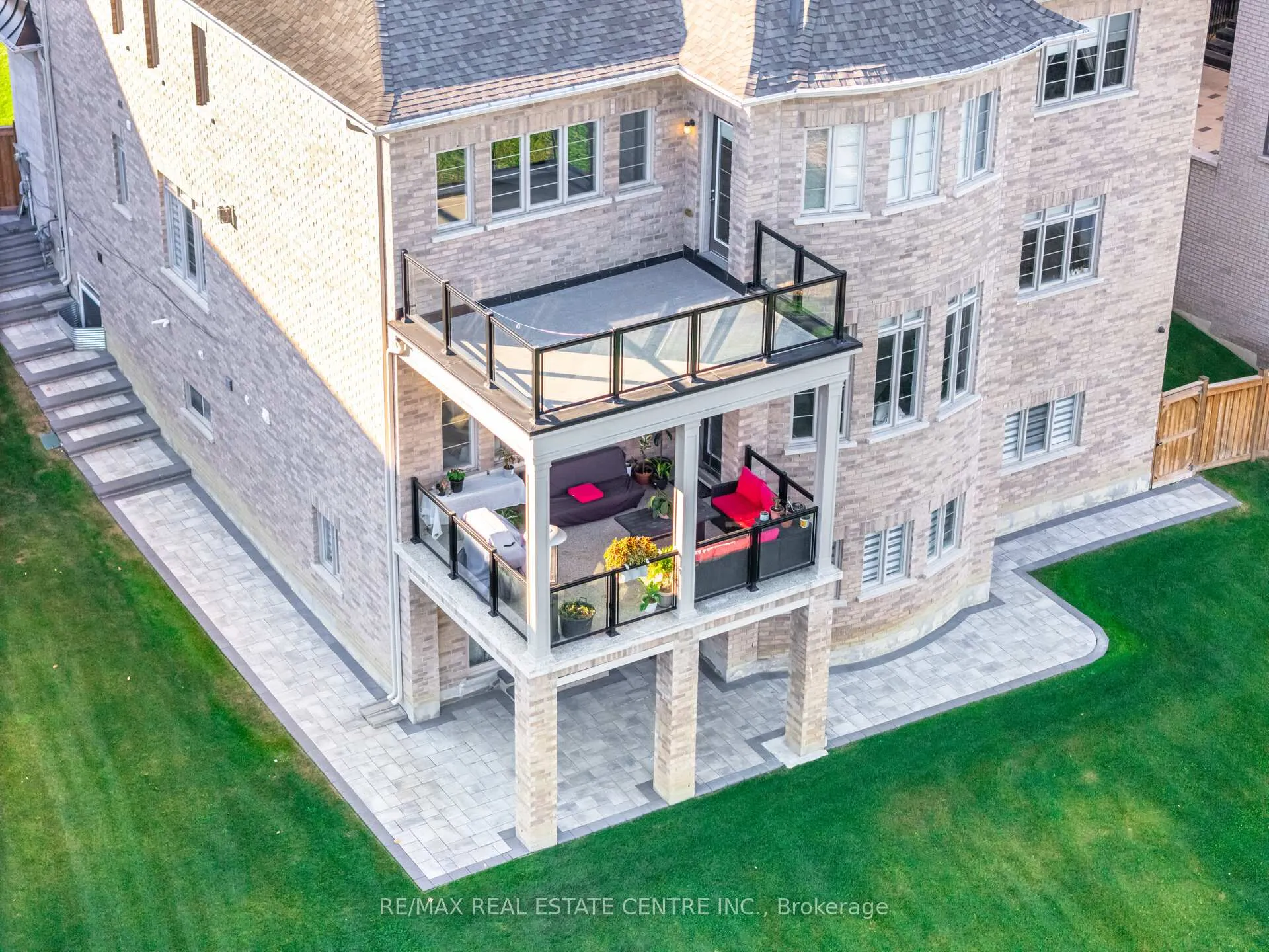Photo 47 of 67 Rolling Green Court, Vaughan, Kleinburg — HOMEH