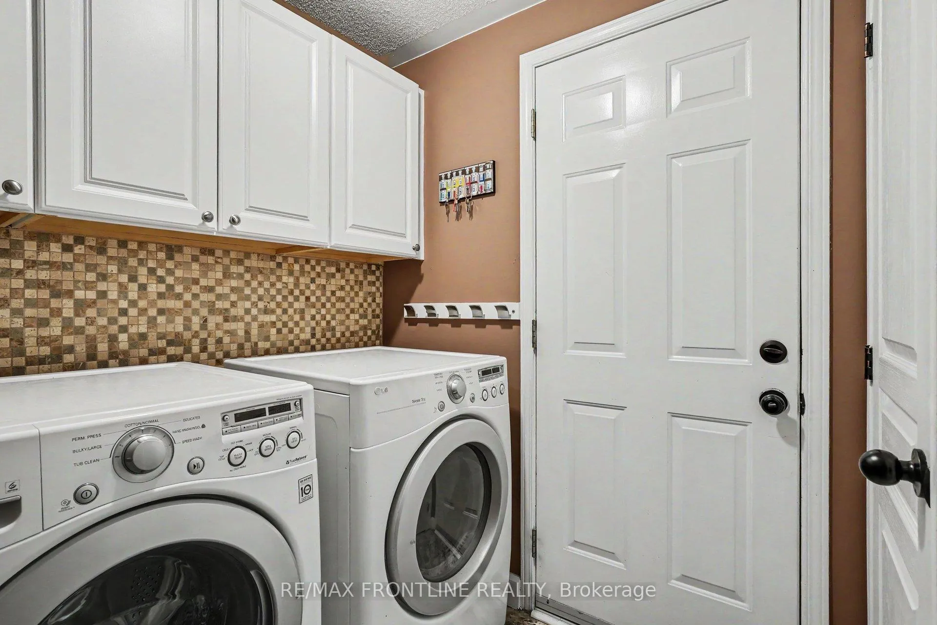 Photo 19 of 37 Calderwood Way, Ottawa, Barrhaven - Stonebridge — HOMEH