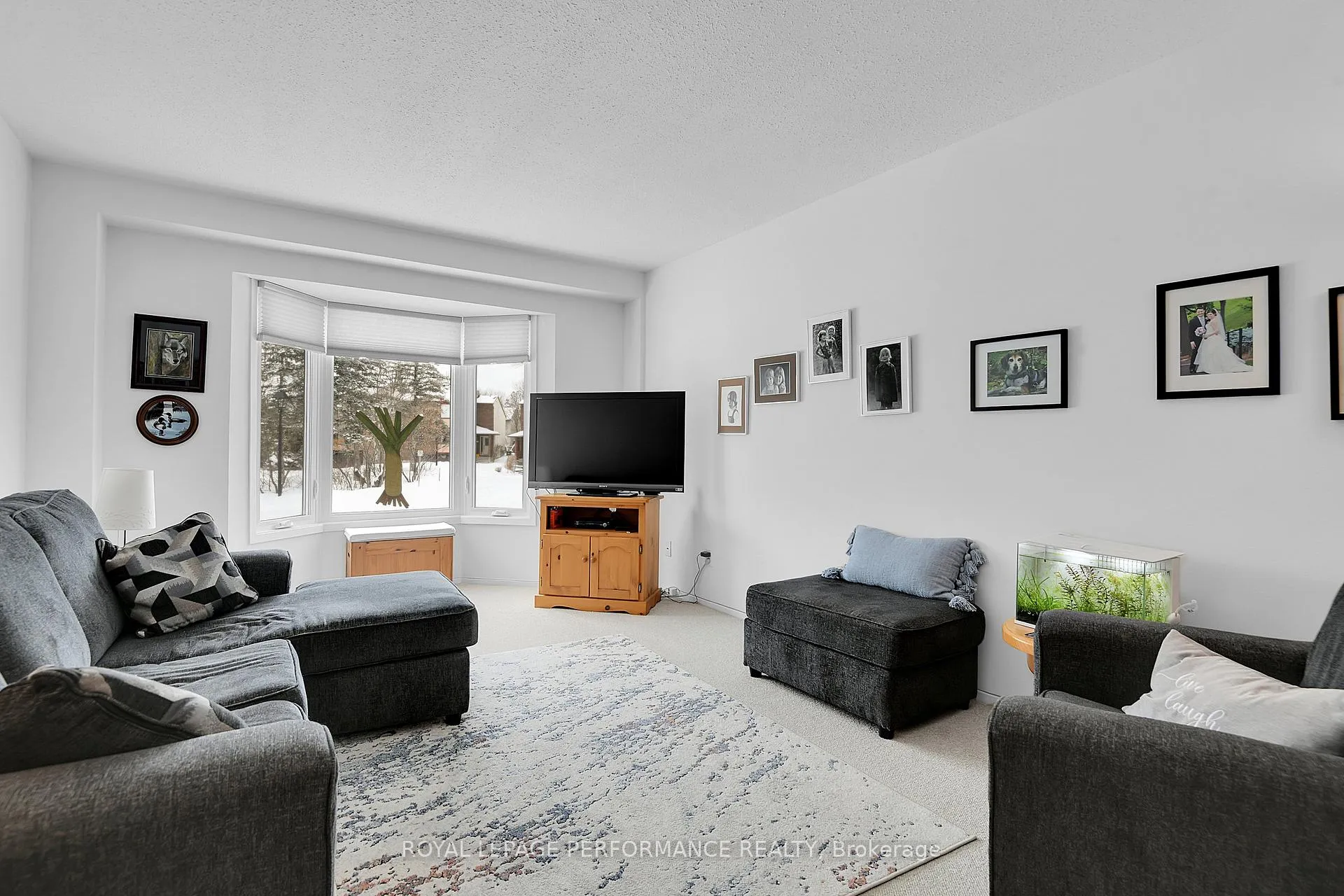 Photo 9 of 43 Waterview Court, Ottawa, Mooneys Bay/Riverside Park — HOMEH