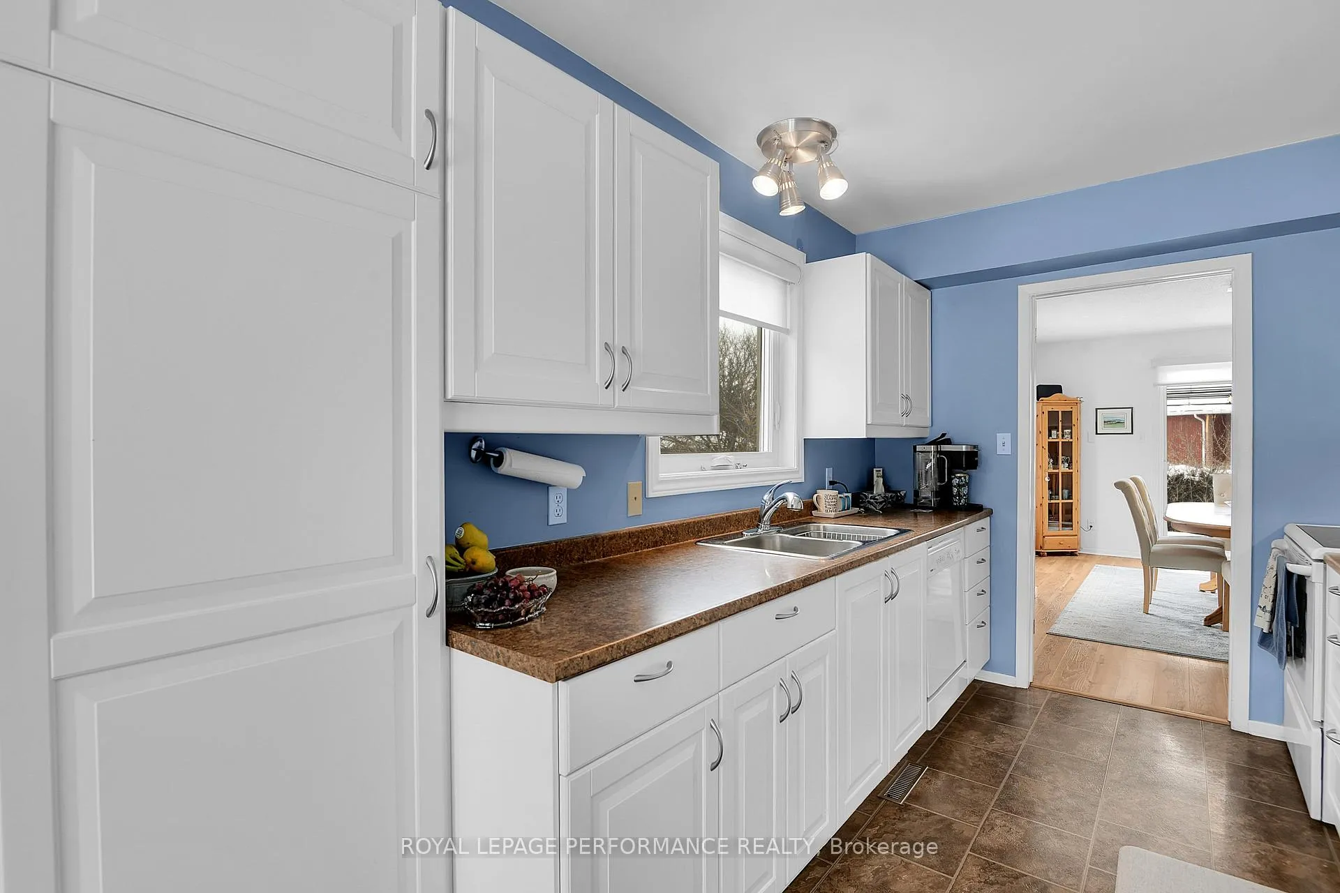 Photo 16 of 43 Waterview Court, Ottawa, Mooneys Bay/Riverside Park — HOMEH