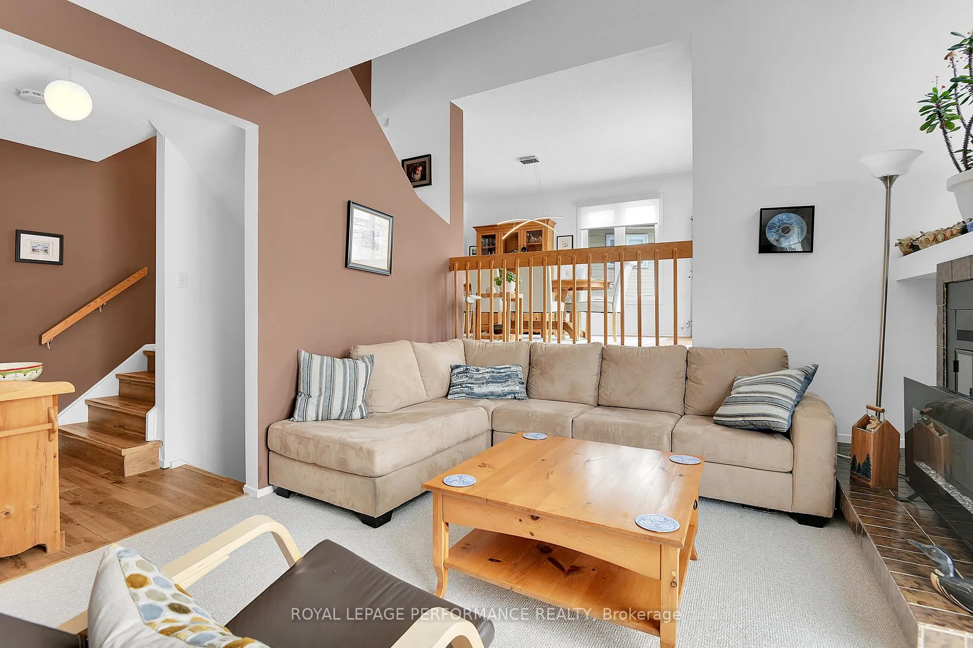 Photo 19 of 43 Waterview Court, Ottawa, Mooneys Bay/Riverside Park — HOMEH