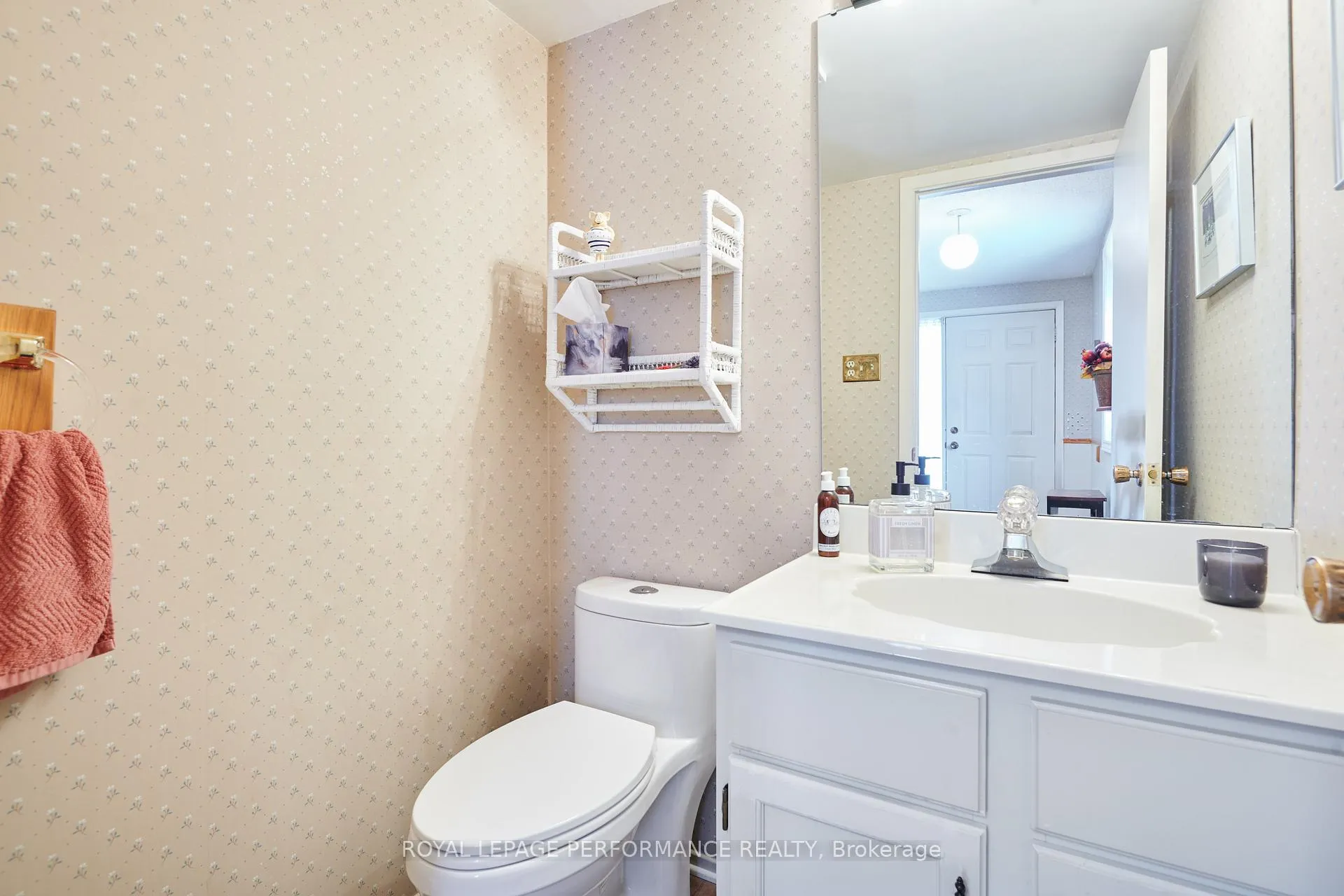 Photo 21 of 43 Waterview Court, Ottawa, Mooneys Bay/Riverside Park — HOMEH