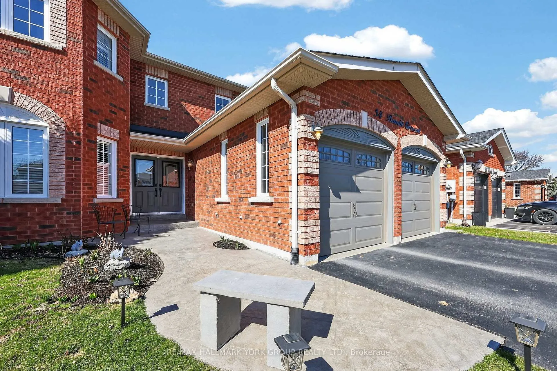 Photo 3 of 54 Bambi Crescent, Georgina, Keswick South — HOMEH