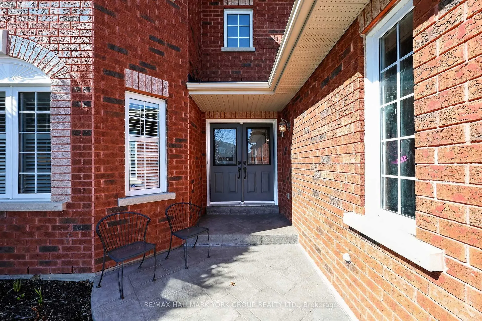 Photo 4 of 54 Bambi Crescent, Georgina, Keswick South — HOMEH