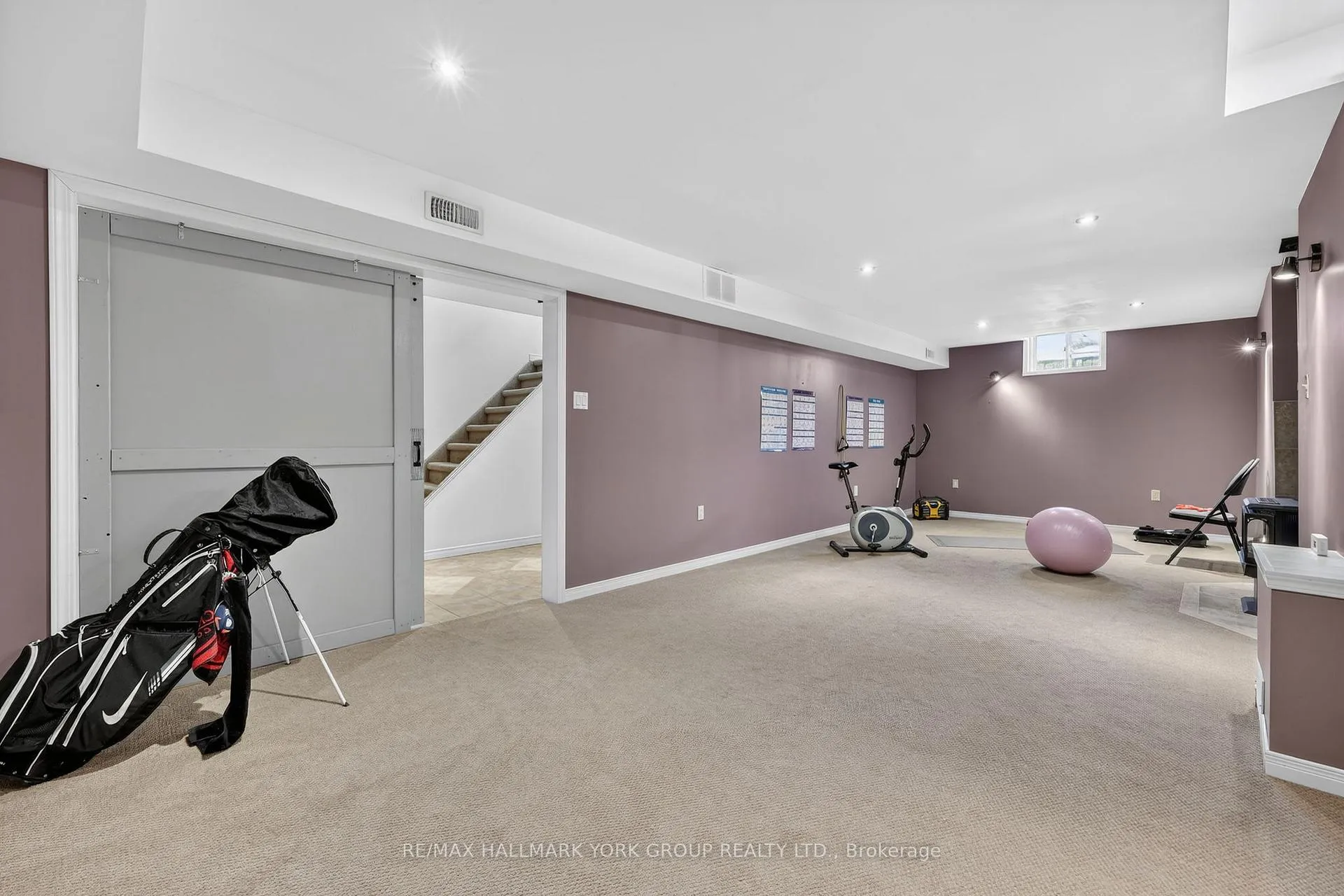 Photo 33 of 54 Bambi Crescent, Georgina, Keswick South — HOMEH