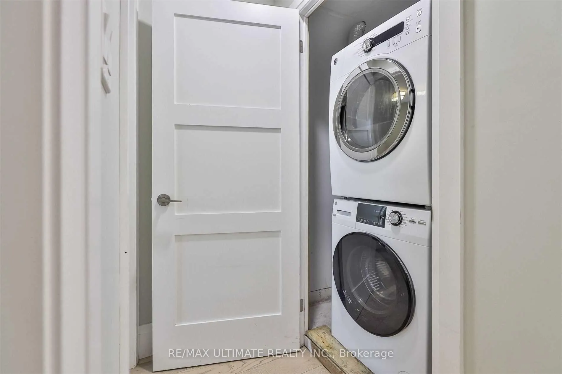Photo 10 of Unit Main, 8 Grafton Avenue, Toronto, Roncesvalles — HOMEH