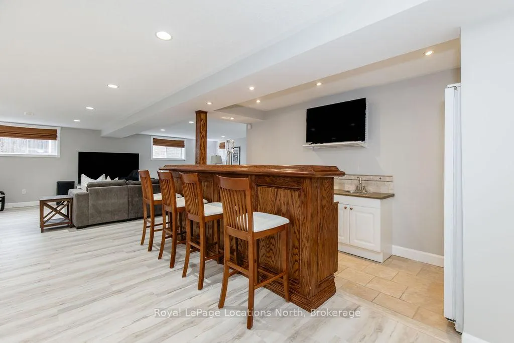 Photo 25 of 424 Ramblewood Drive, Wasaga Beach — HOMEH