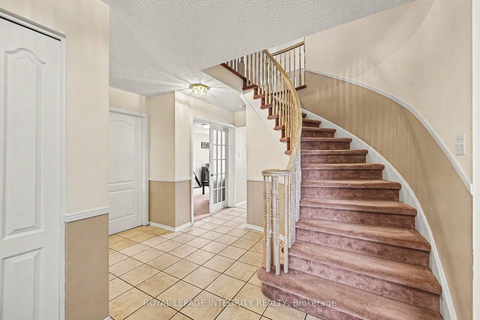 Photo 4 of 168 Springwater Drive S, Ottawa, Kanata - Bridlewood — HOMEH