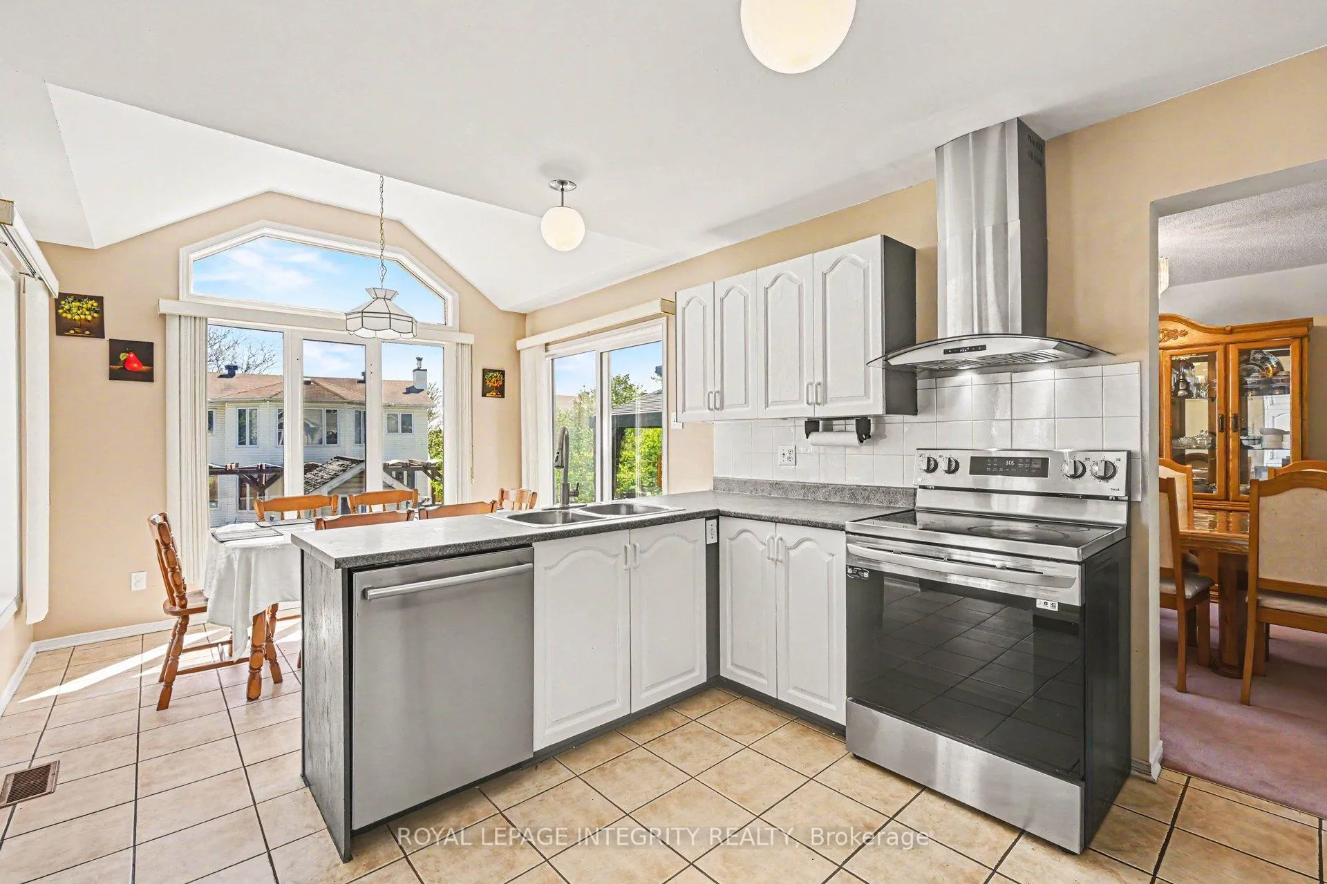 Photo 12 of 168 Springwater Drive S, Ottawa, Kanata - Bridlewood — HOMEH