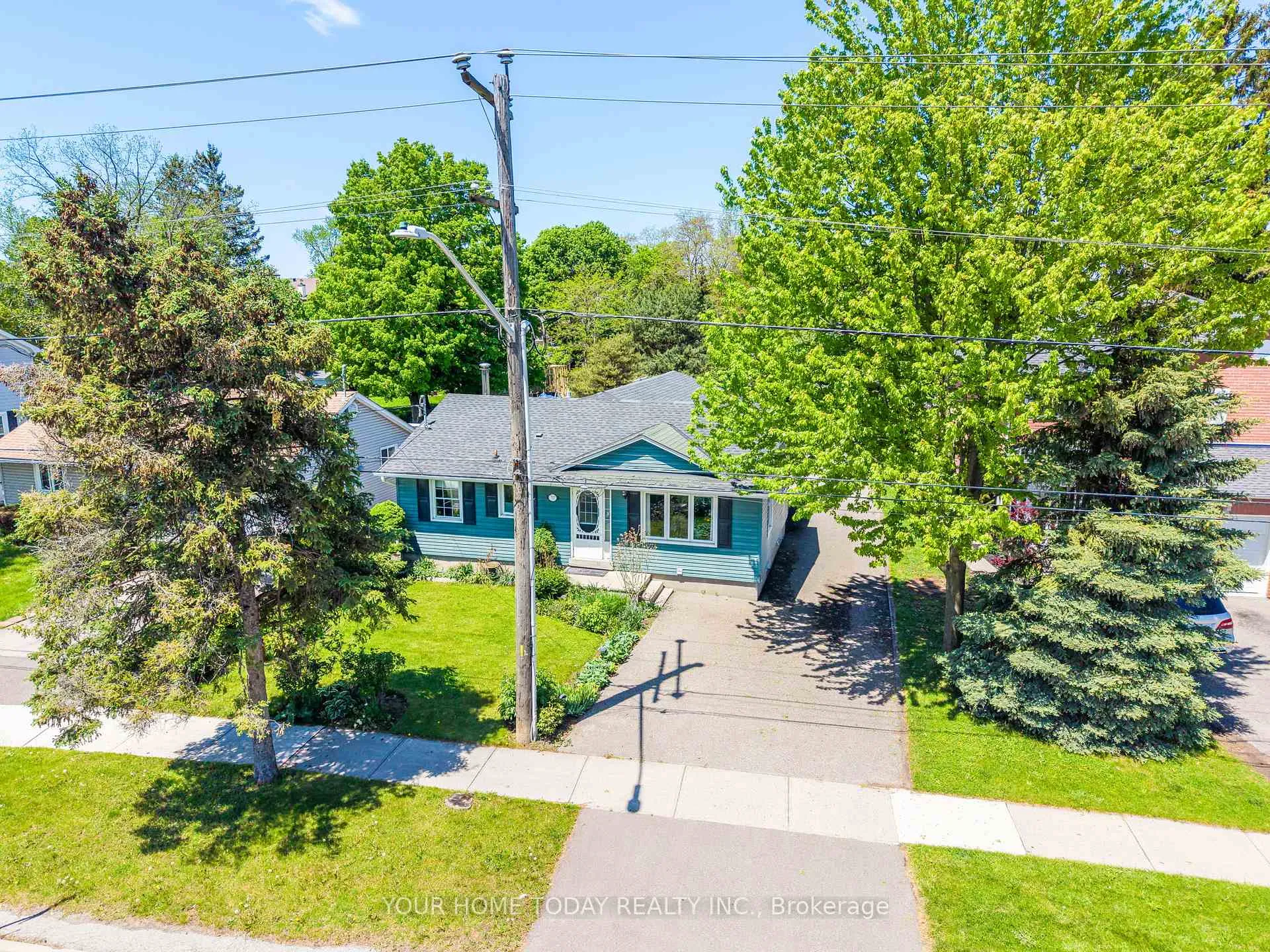 Photo 2 of 70 Maple Avenue, Halton Hills, Georgetown — HOMEH