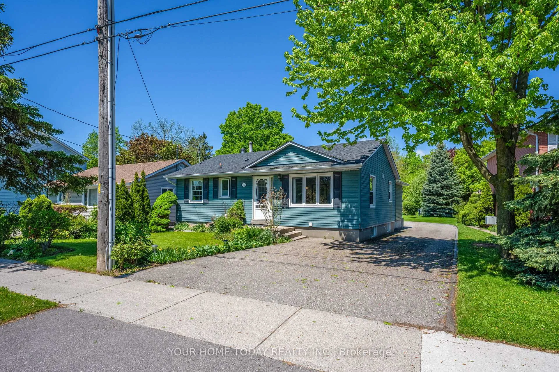 Photo 3 of 70 Maple Avenue, Halton Hills, Georgetown — HOMEH