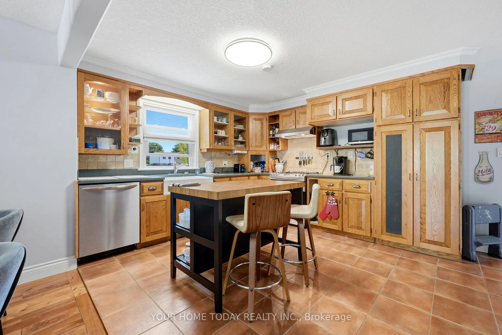 Photo 8 of 70 Maple Avenue, Halton Hills, Georgetown — HOMEH