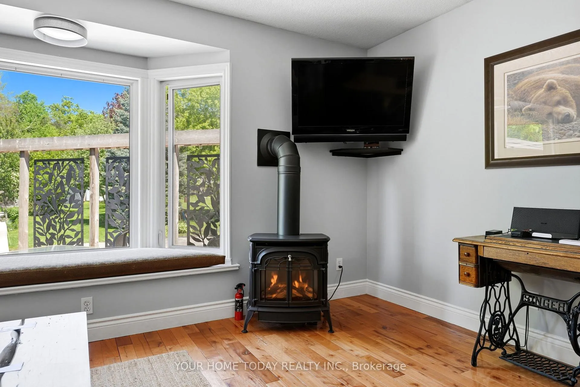 Photo 14 of 70 Maple Avenue, Halton Hills, Georgetown — HOMEH