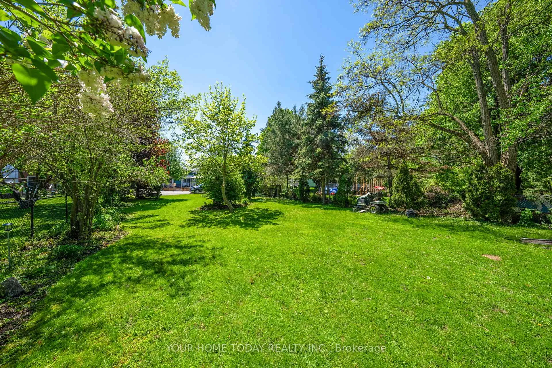 Photo 44 of 70 Maple Avenue, Halton Hills, Georgetown — HOMEH