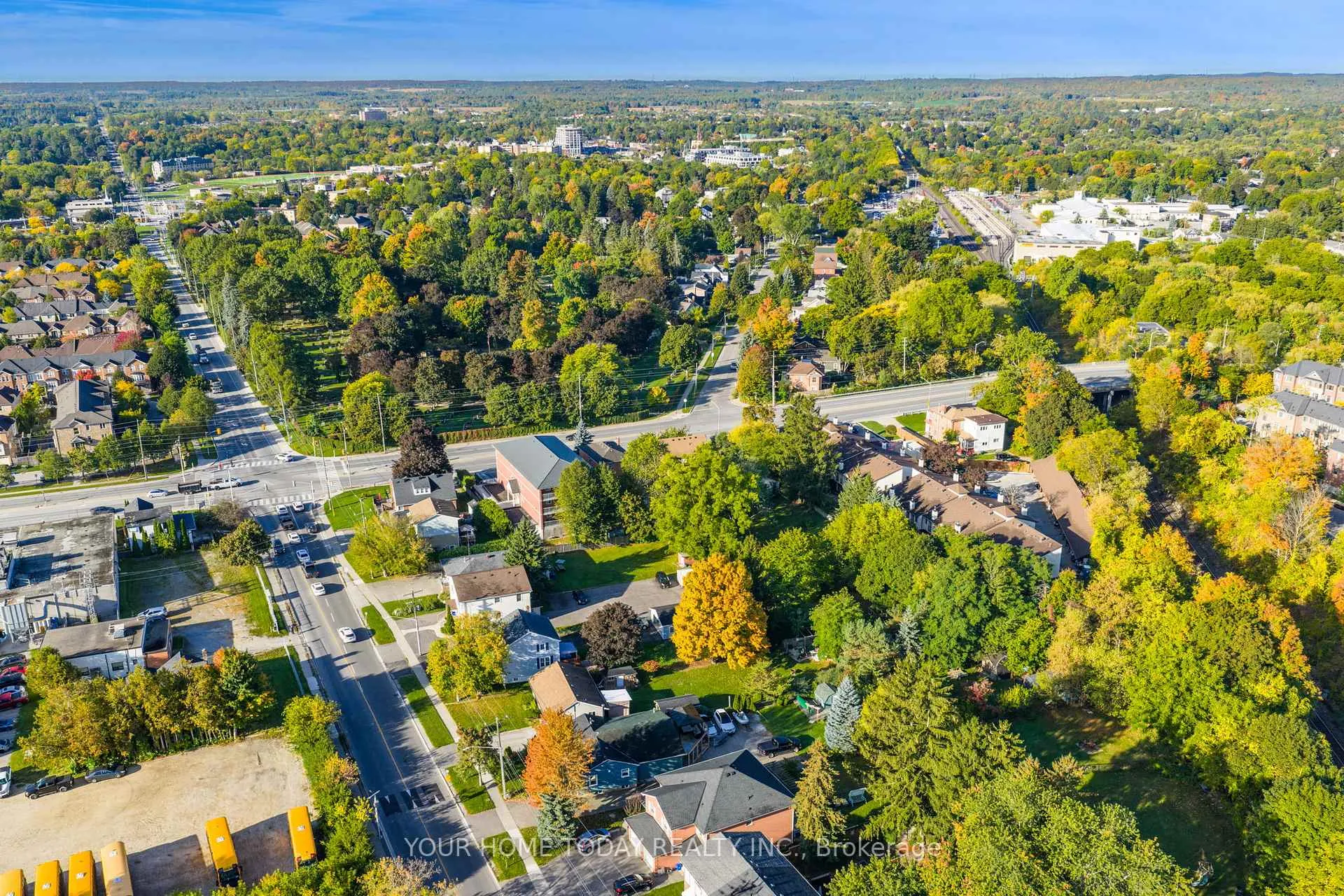 Photo 47 of 70 Maple Avenue, Halton Hills, Georgetown — HOMEH