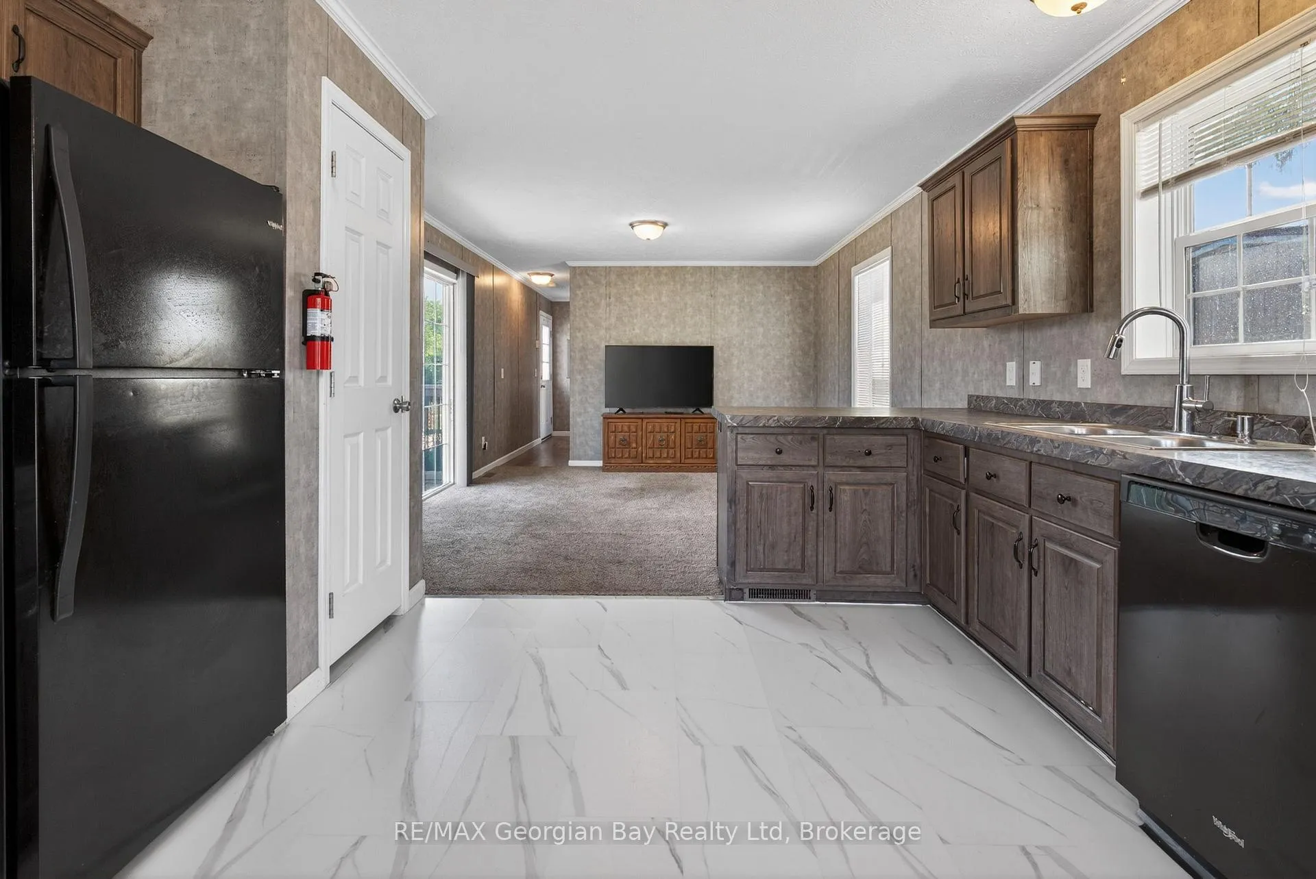 Photo 10 of 1 Maple Lane, Midland — HOMEH
