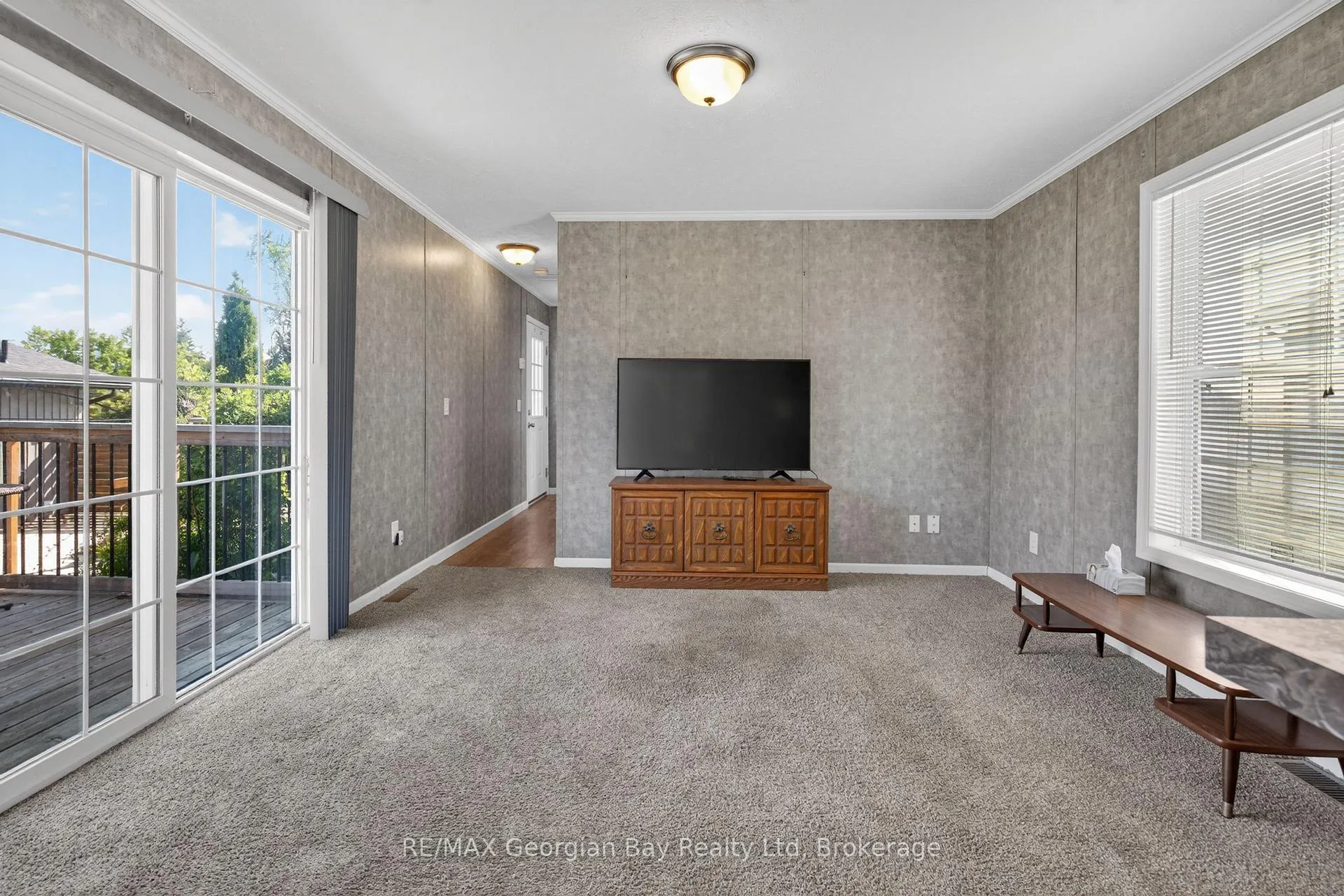 Photo 11 of 1 Maple Lane, Midland — HOMEH