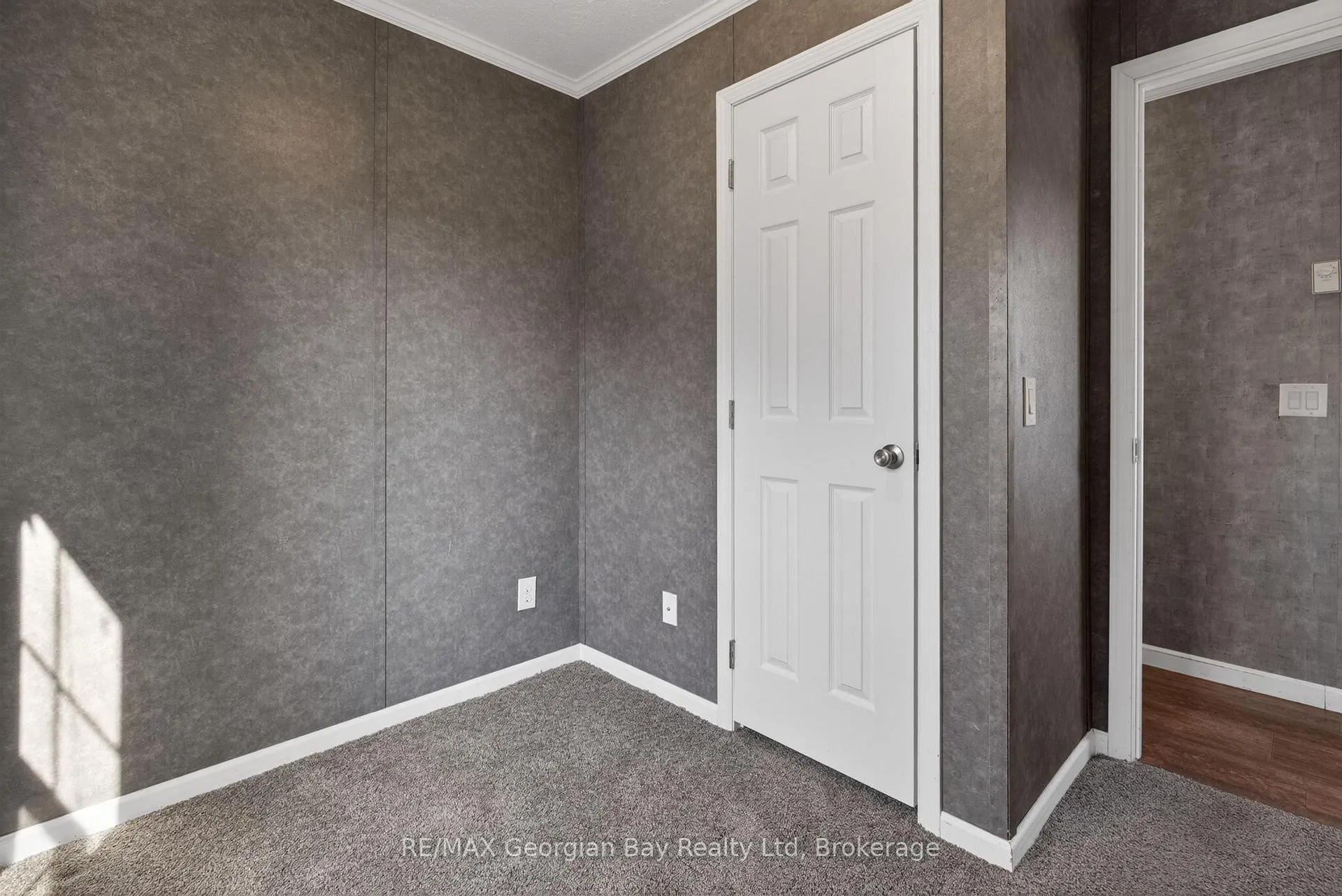 Photo 13 of 1 Maple Lane, Midland — HOMEH