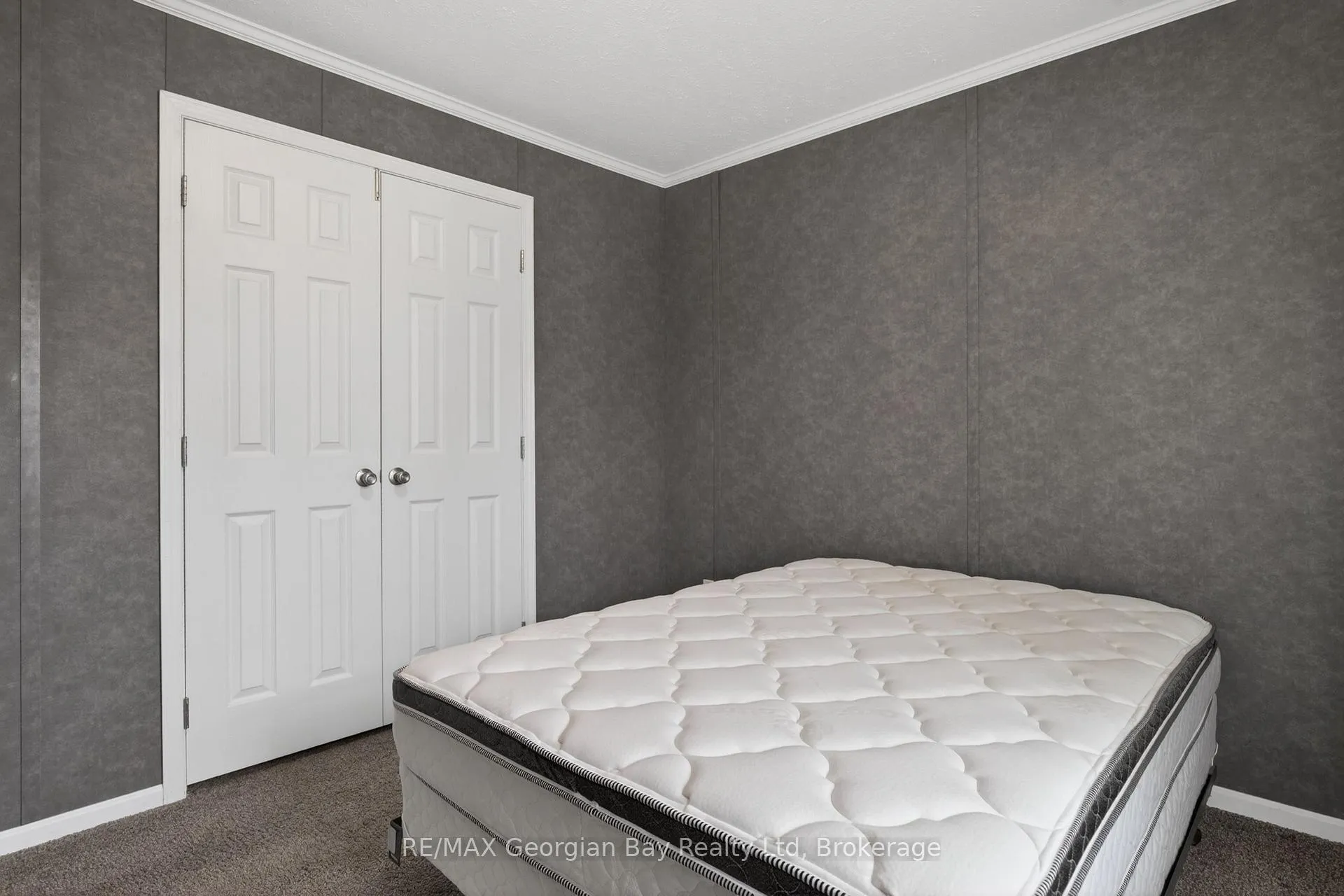 Photo 15 of 1 Maple Lane, Midland — HOMEH