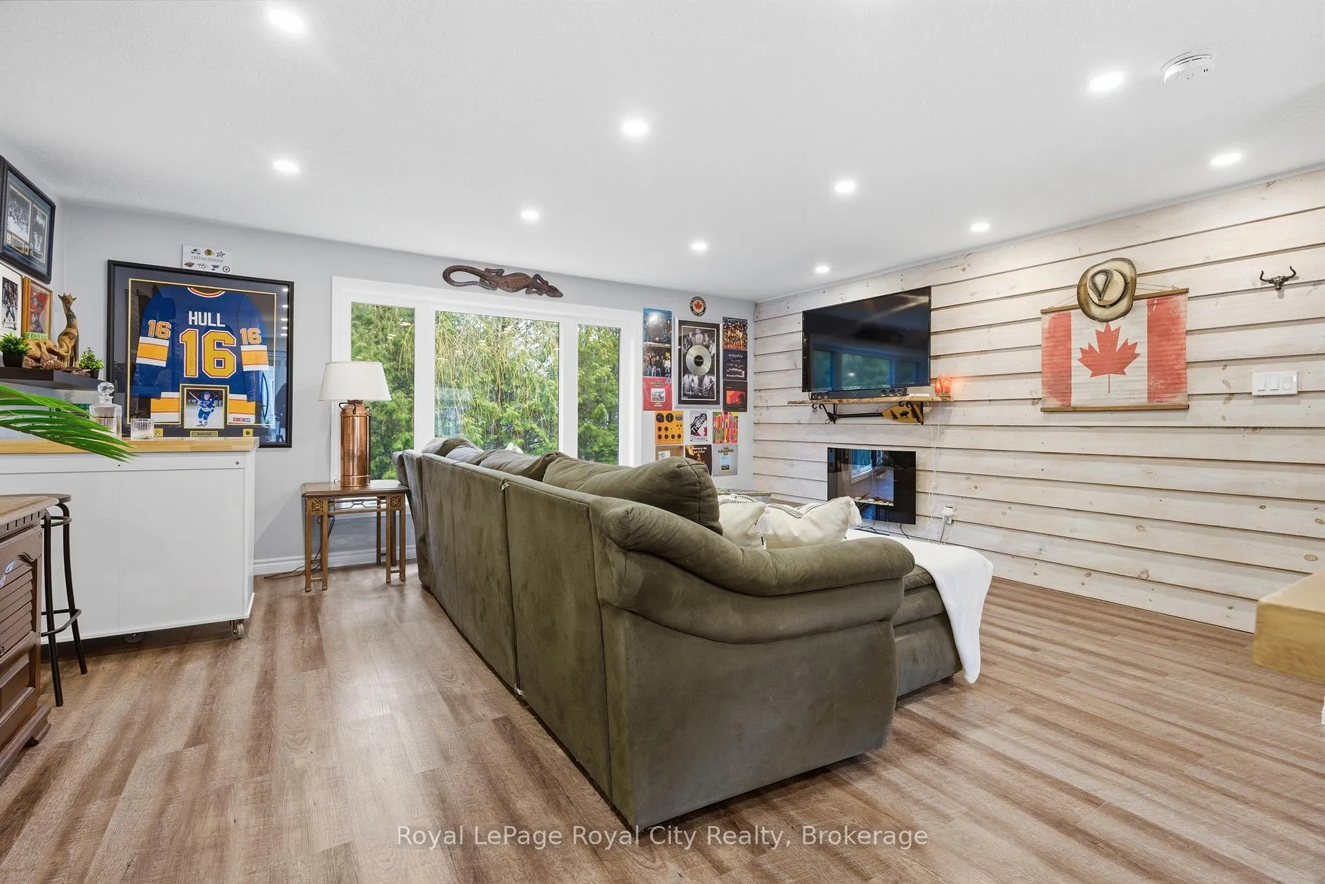 Photo 4 of Unit 13, 320 Alma Street, Guelph/Eramosa, Rockwood — HOMEH