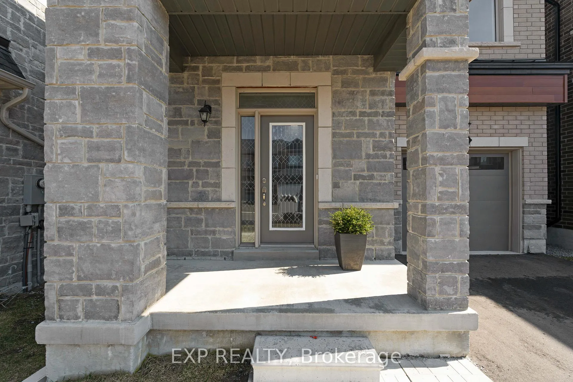 Photo 3 of 1117 Cameo Street, Pickering, Rural Pickering — HOMEH