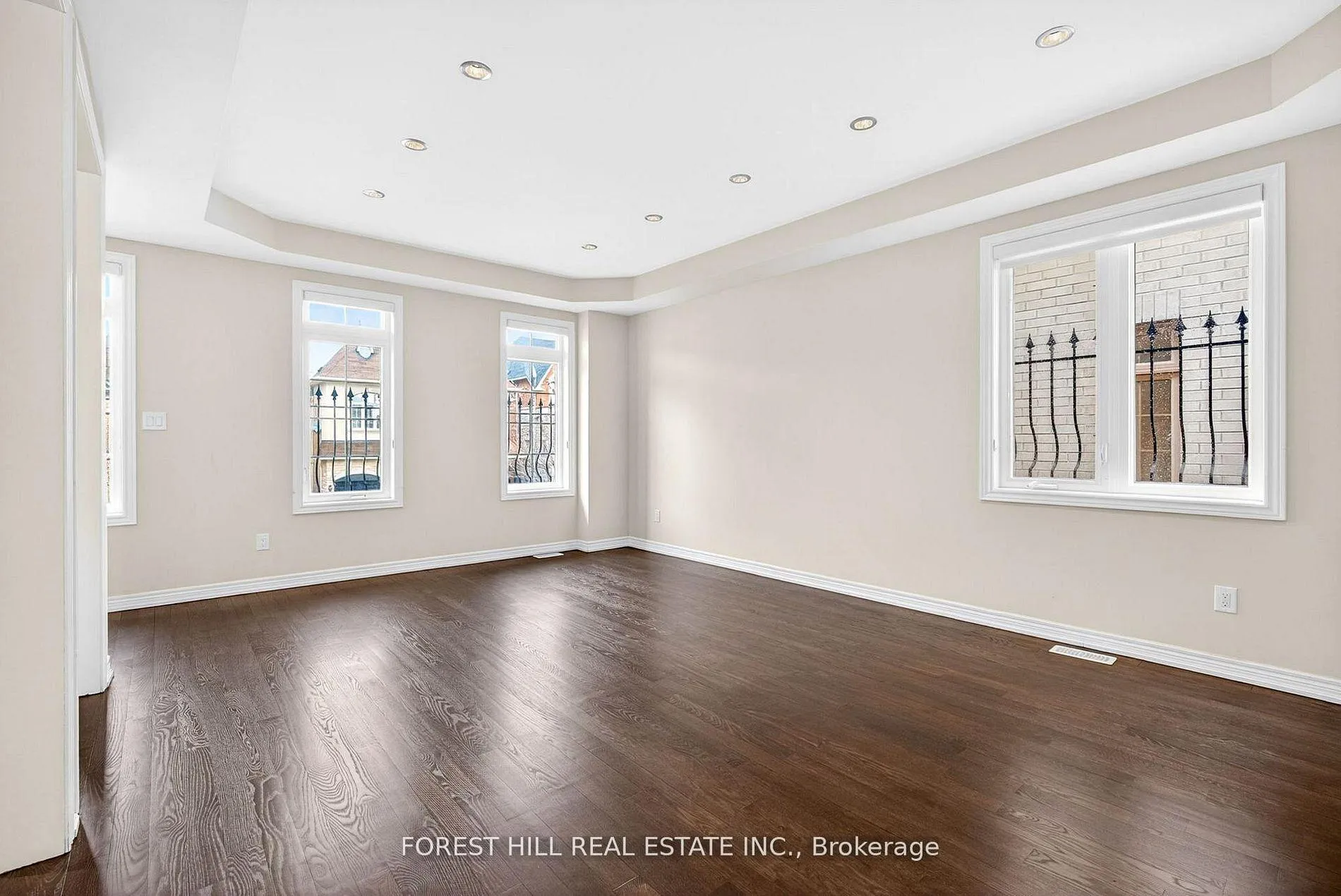 Photo 8 of 107 Rumsey Road, Vaughan, Patterson — HOMEH
