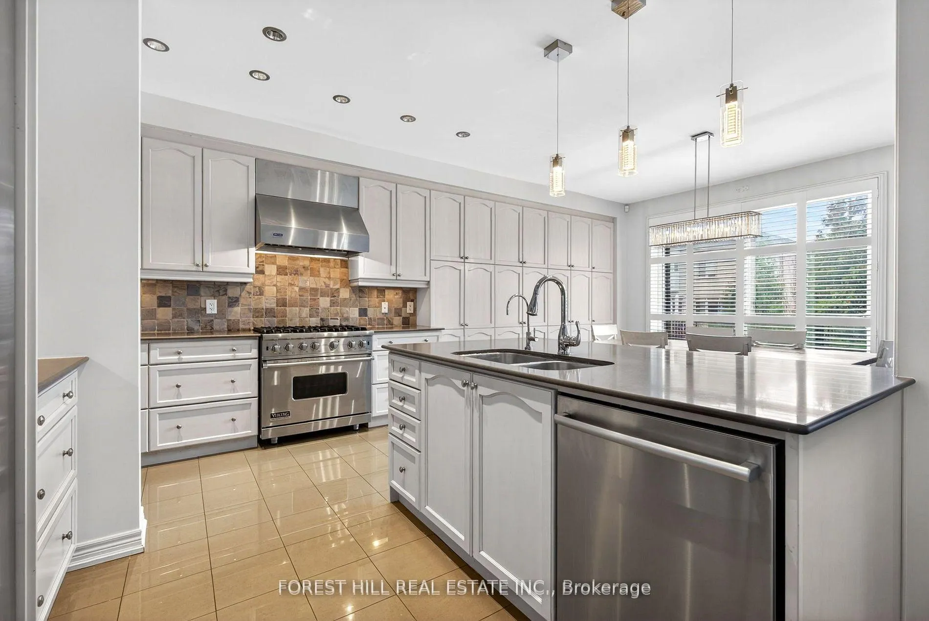 Photo 11 of 107 Rumsey Road, Vaughan, Patterson — HOMEH