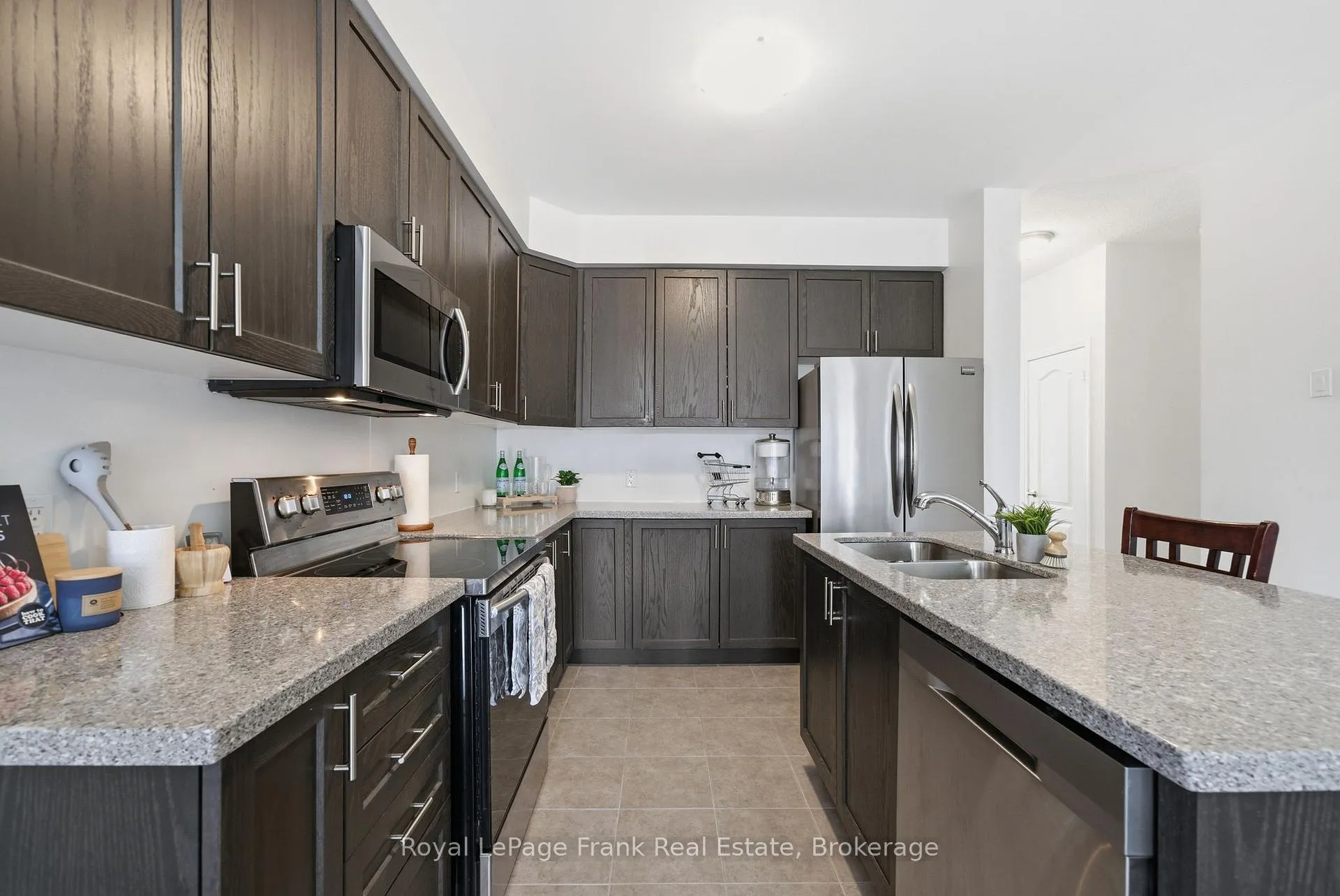 Photo 16 of 56 Deacon Crescent, Kawartha Lakes, Lindsay — HOMEH
