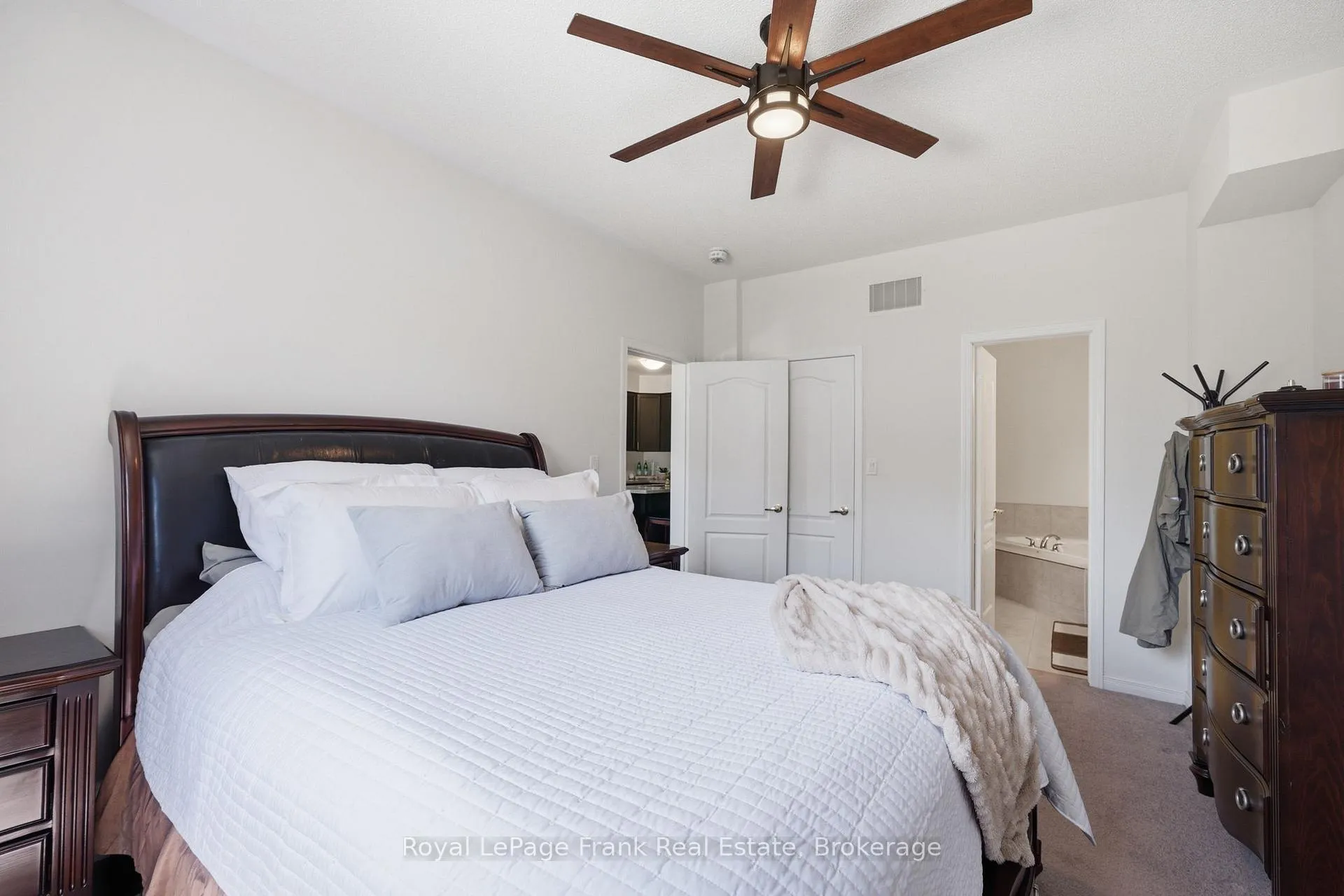 Photo 24 of 56 Deacon Crescent, Kawartha Lakes, Lindsay — HOMEH