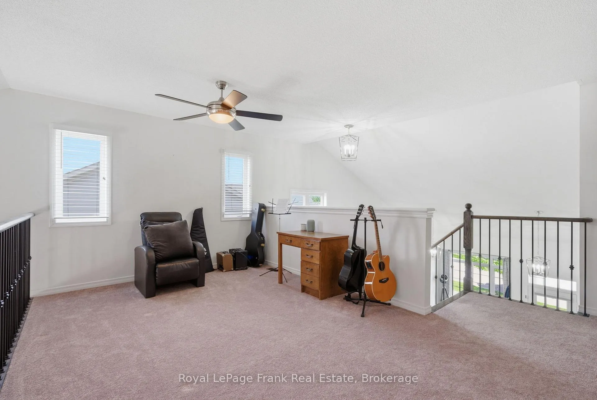 Photo 25 of 56 Deacon Crescent, Kawartha Lakes, Lindsay — HOMEH