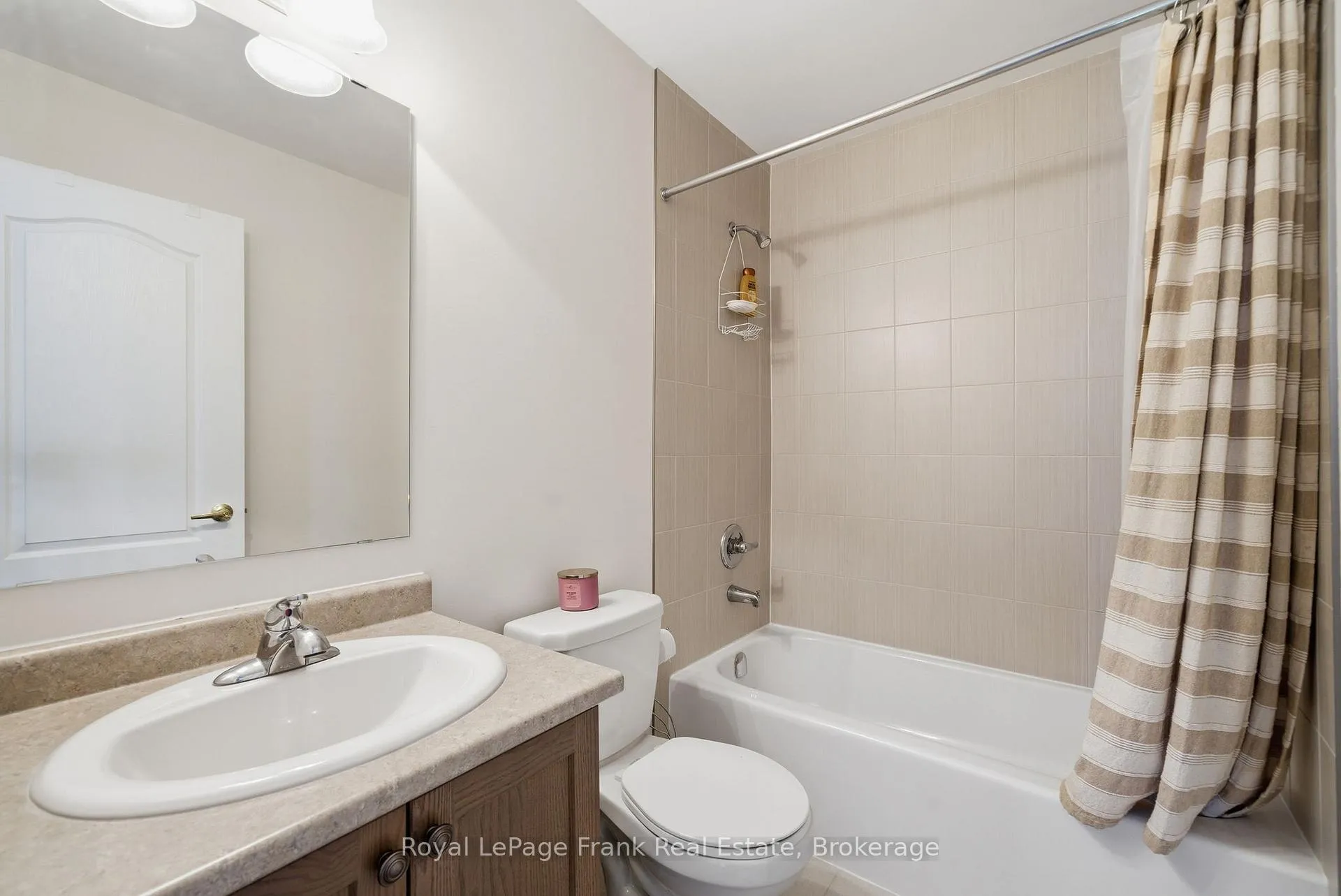 Photo 32 of 56 Deacon Crescent, Kawartha Lakes, Lindsay — HOMEH