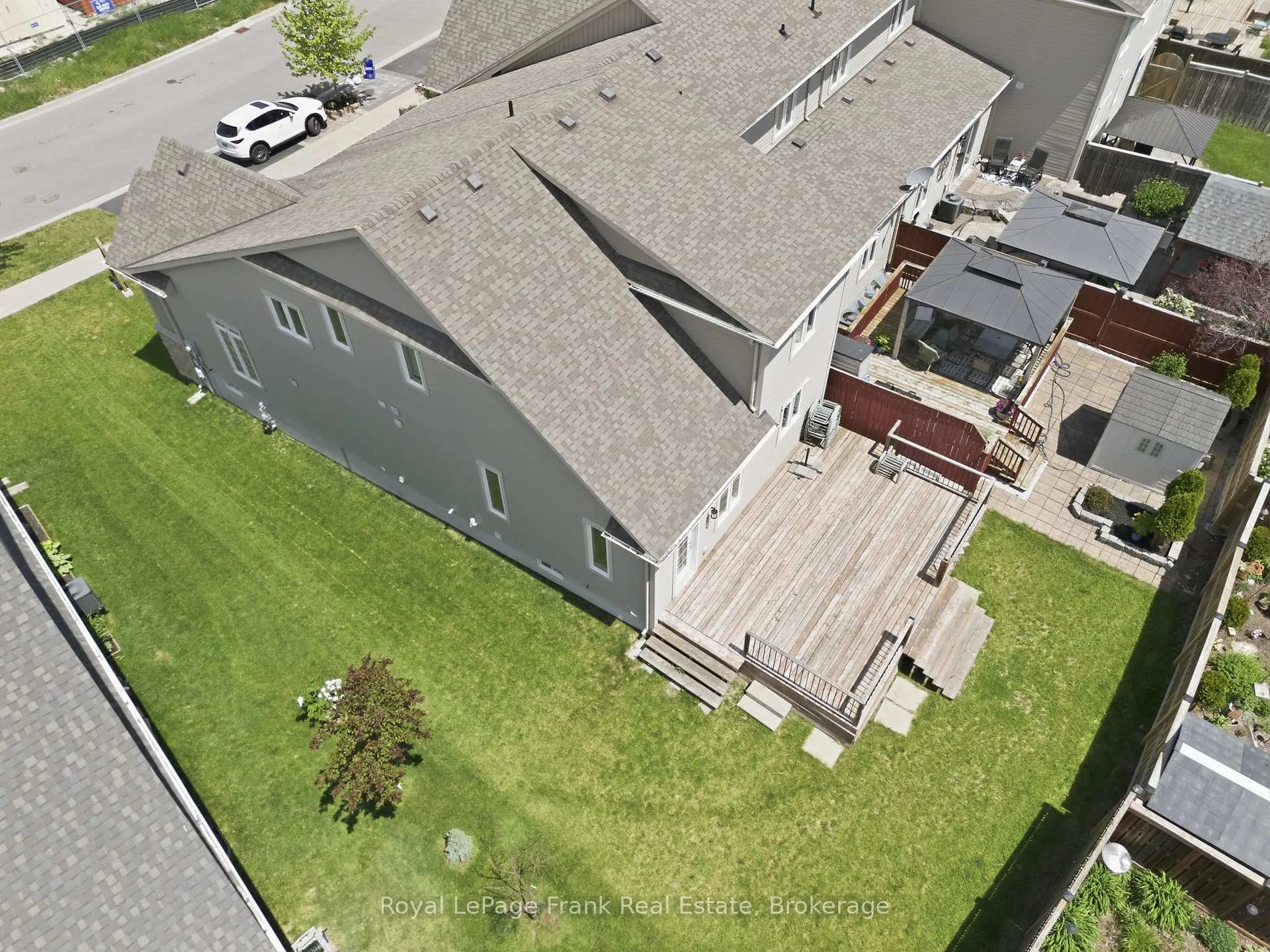 Photo 44 of 56 Deacon Crescent, Kawartha Lakes, Lindsay — HOMEH