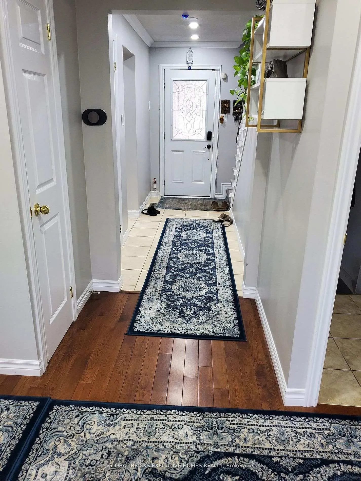 Photo 6 of 18 Deerpark Crescent, Brampton, Brampton West — HOMEH