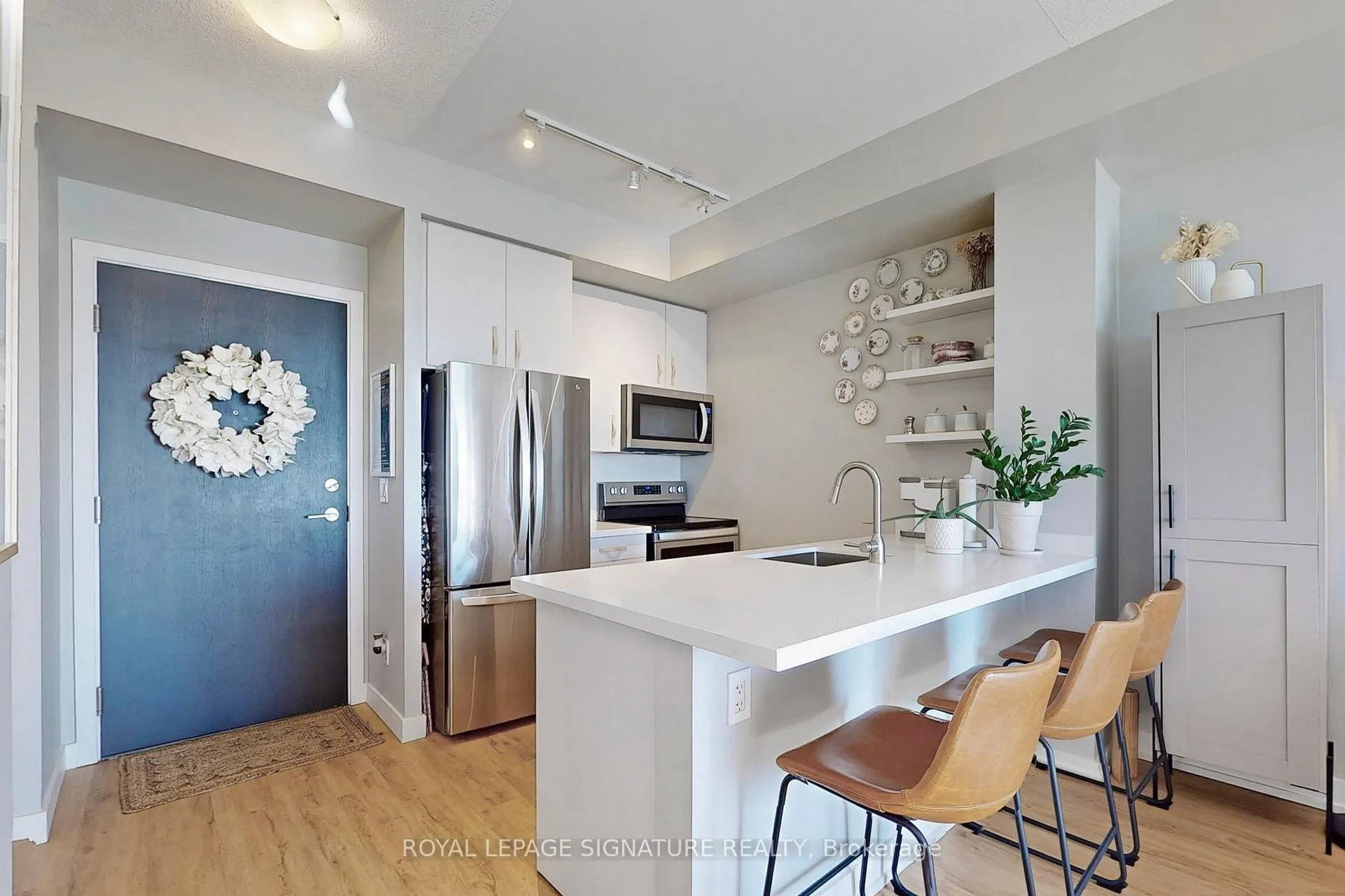 Photo 5 of Unit 821, 8 Trent Avenue, Toronto, East End-Danforth — HOMEH
