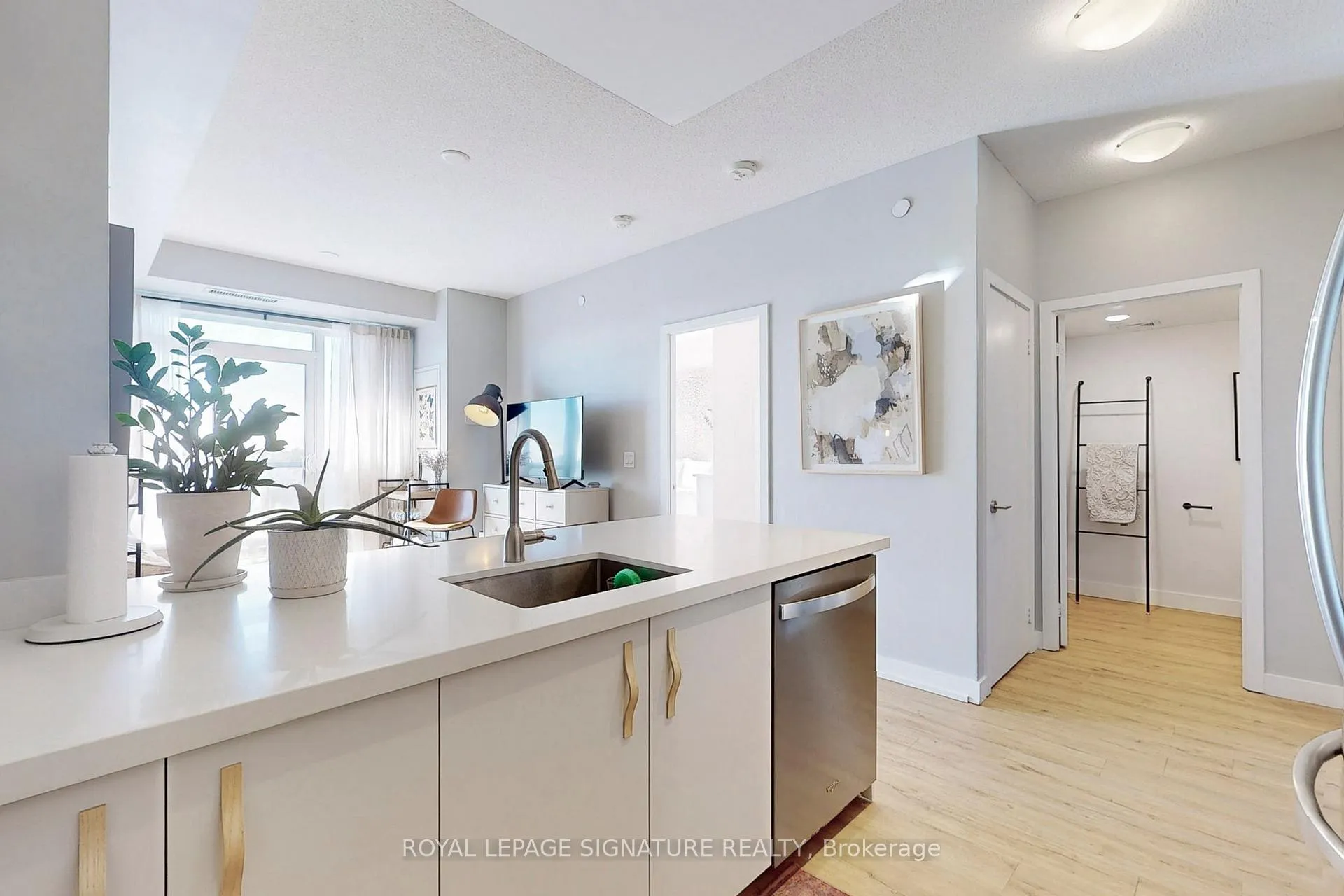 Photo 7 of Unit 821, 8 Trent Avenue, Toronto, East End-Danforth — HOMEH