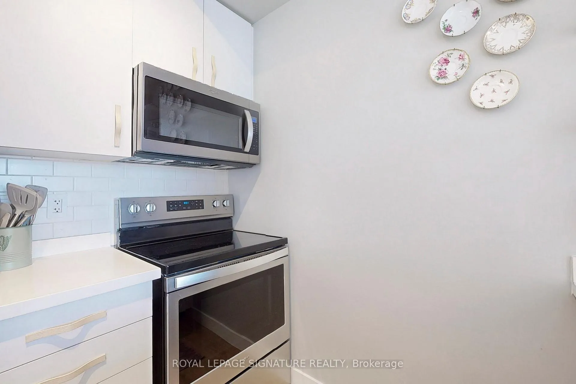 Photo 8 of Unit 821, 8 Trent Avenue, Toronto, East End-Danforth — HOMEH