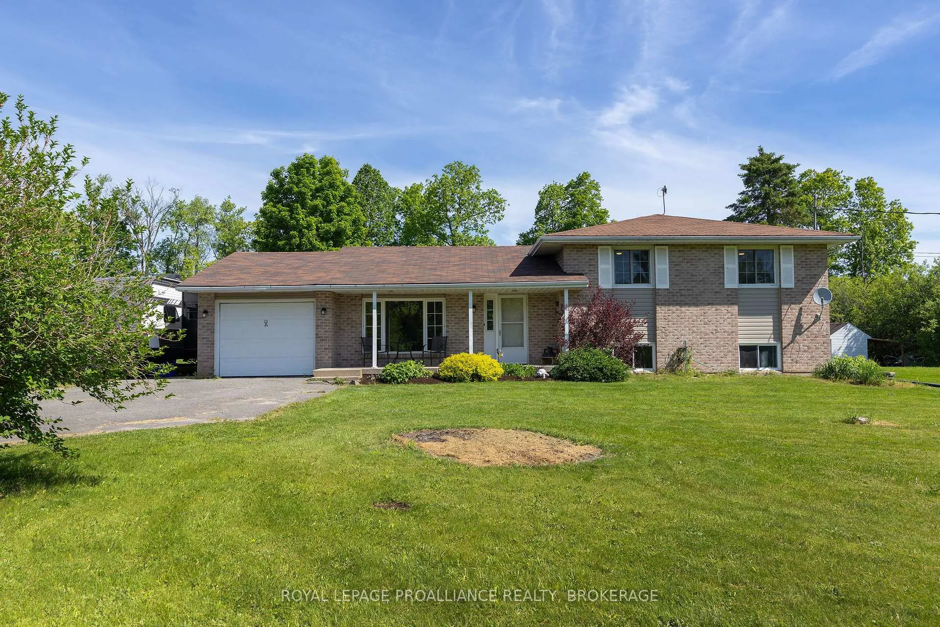Photo 2 of 1963 Keeley Road, Frontenac, Frontenac South — HOMEH