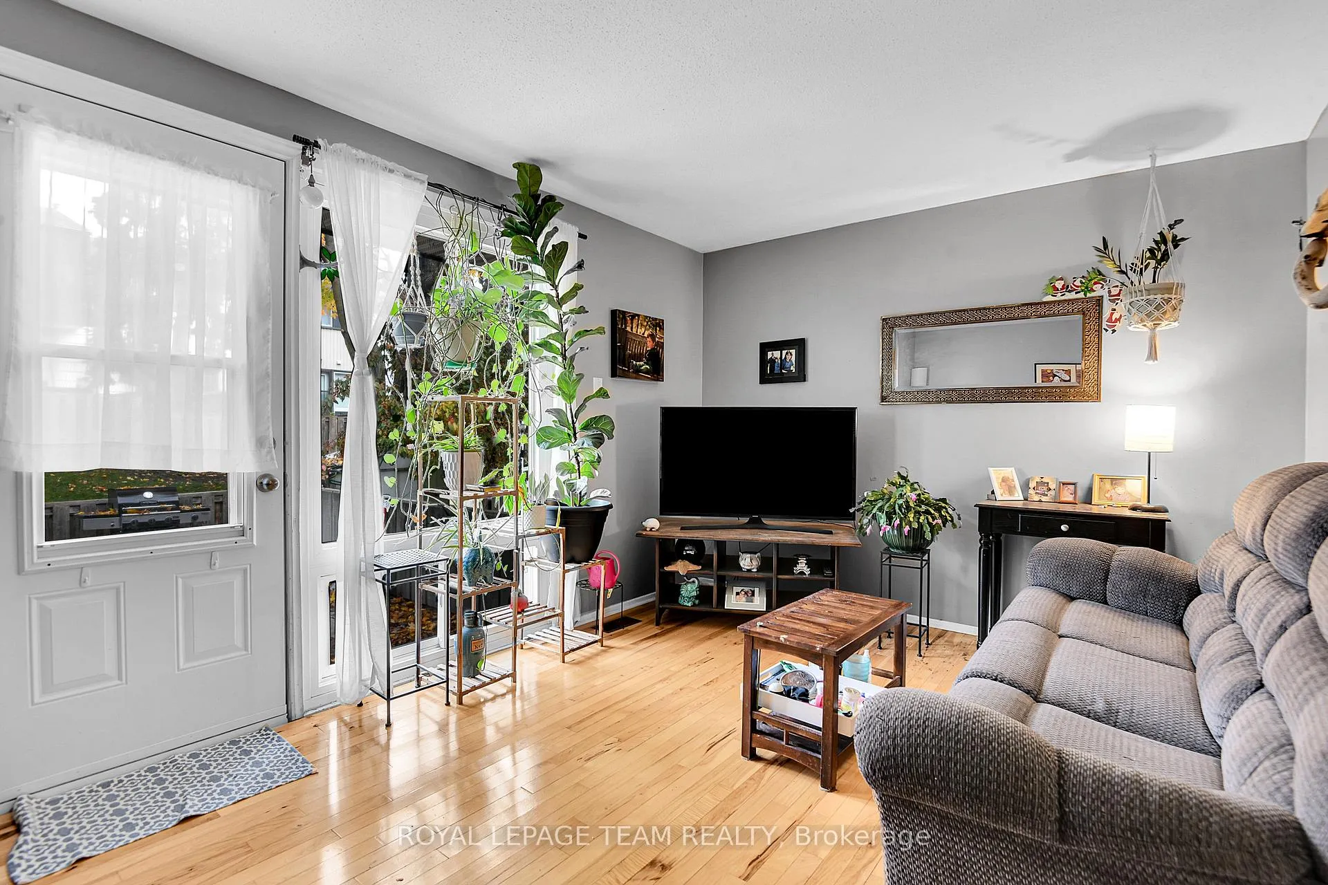 Photo 4 of Unit B, 902 Elmsmere Road, Ottawa, Beacon Hill South — HOMEH
