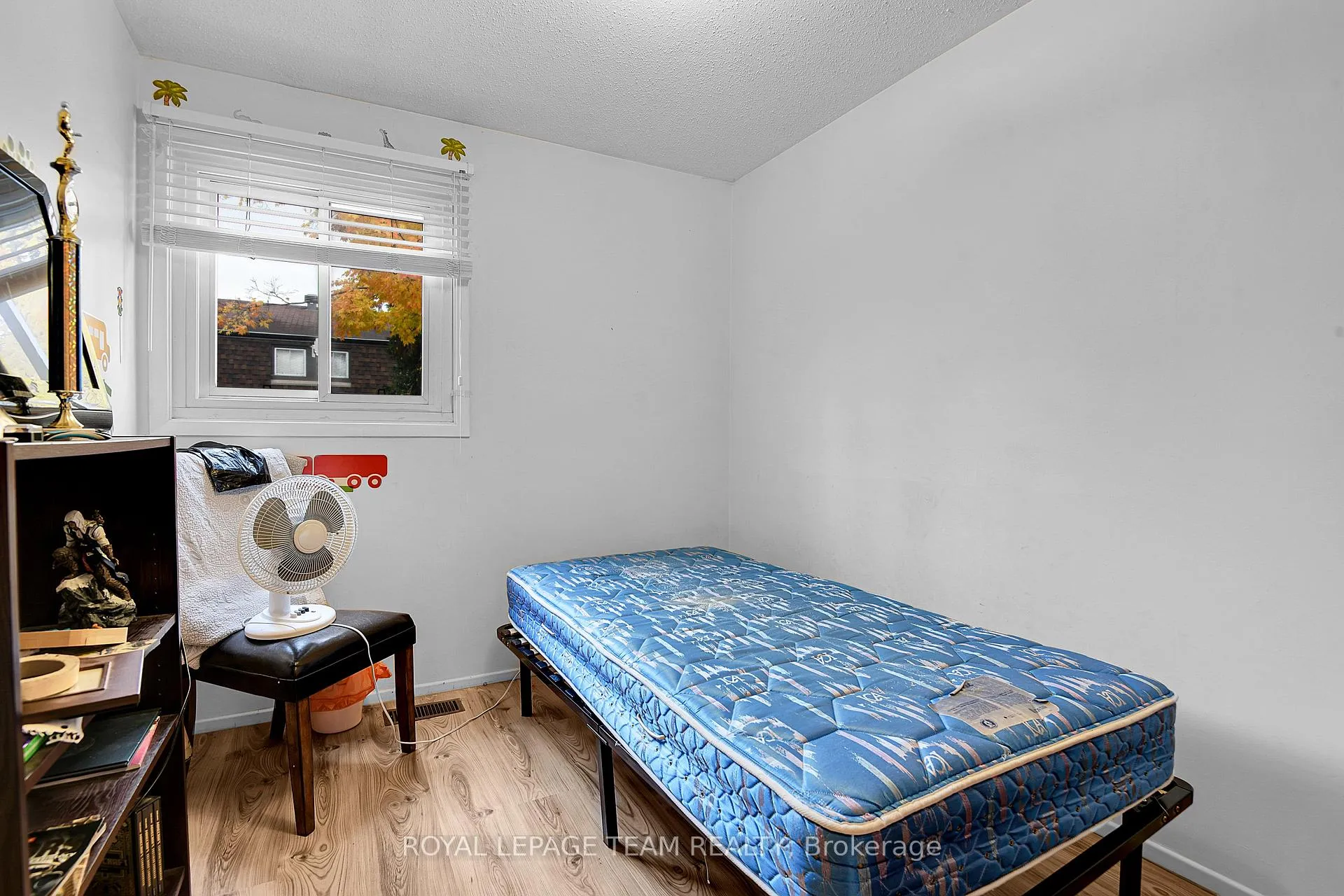 Photo 14 of Unit B, 902 Elmsmere Road, Ottawa, Beacon Hill South — HOMEH