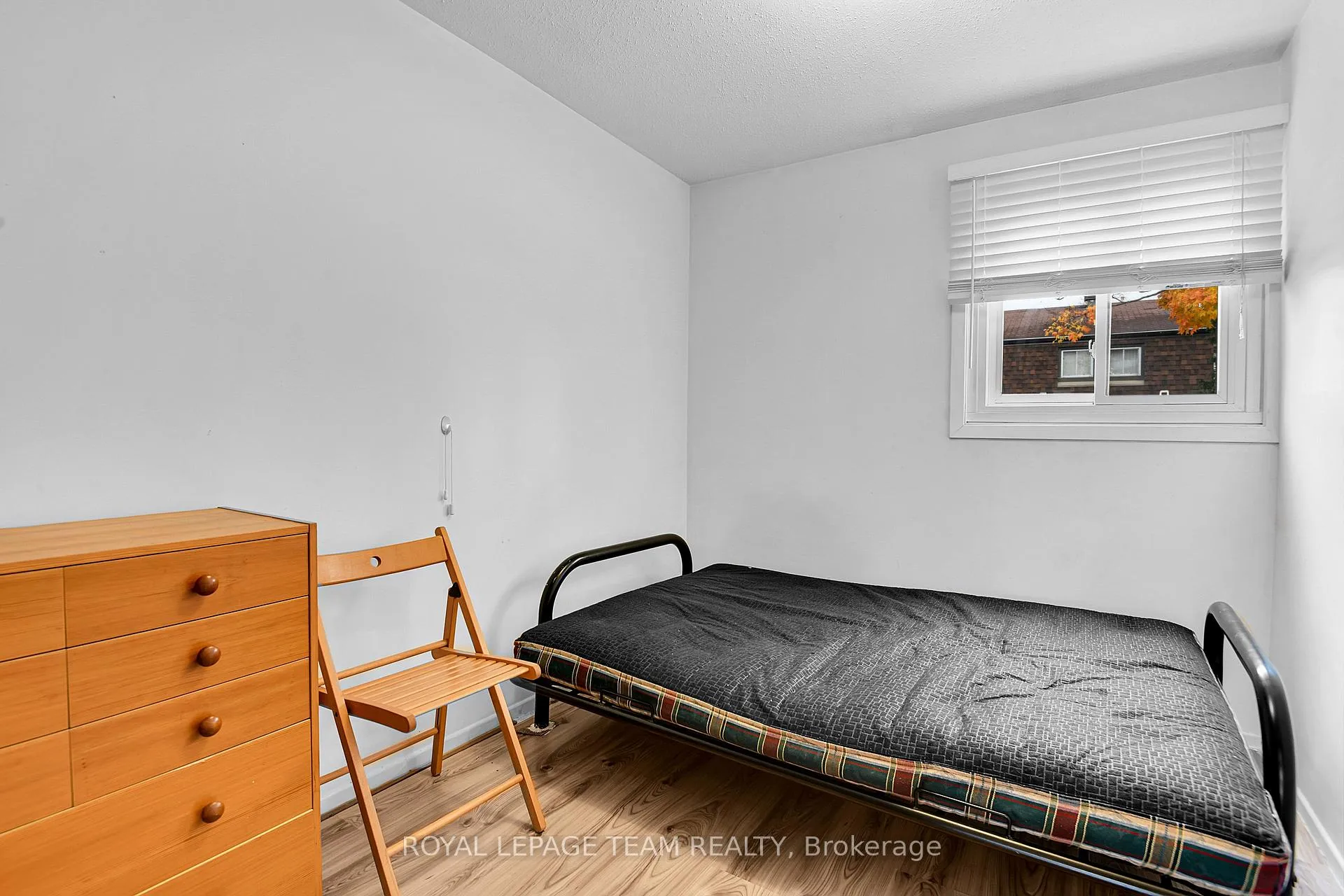 Photo 15 of Unit B, 902 Elmsmere Road, Ottawa, Beacon Hill South — HOMEH