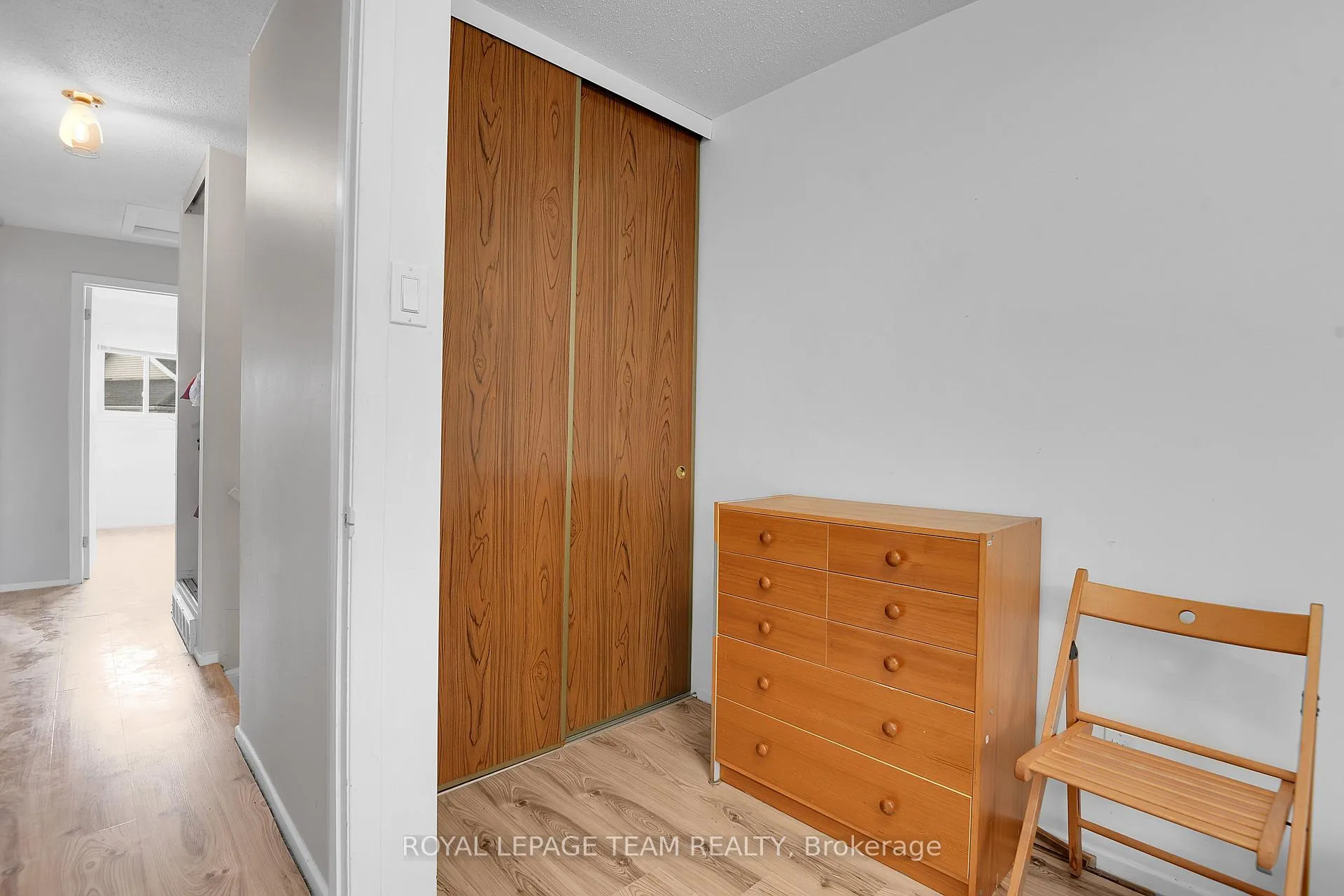 Photo 16 of Unit B, 902 Elmsmere Road, Ottawa, Beacon Hill South — HOMEH