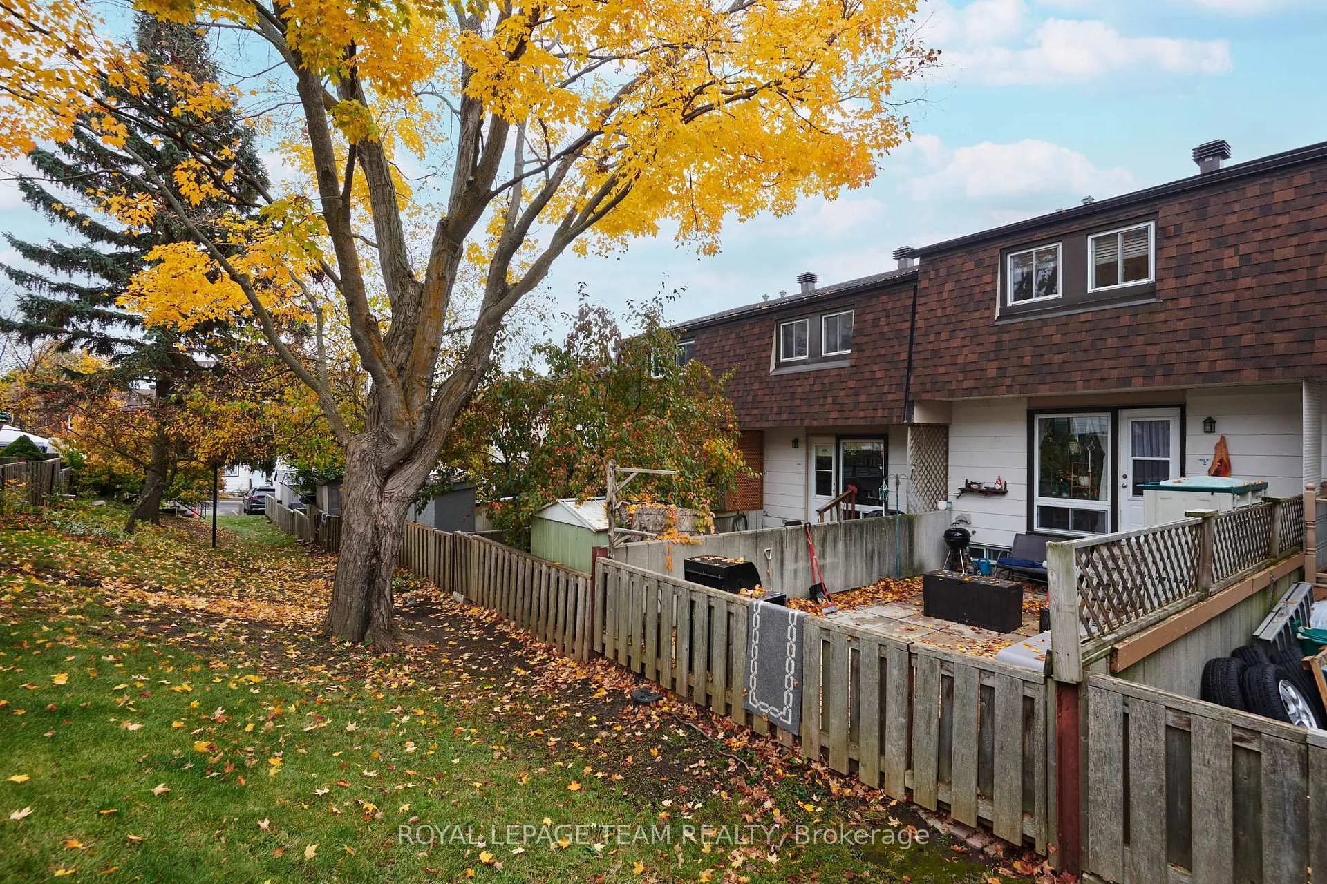 Photo 23 of Unit B, 902 Elmsmere Road, Ottawa, Beacon Hill South — HOMEH