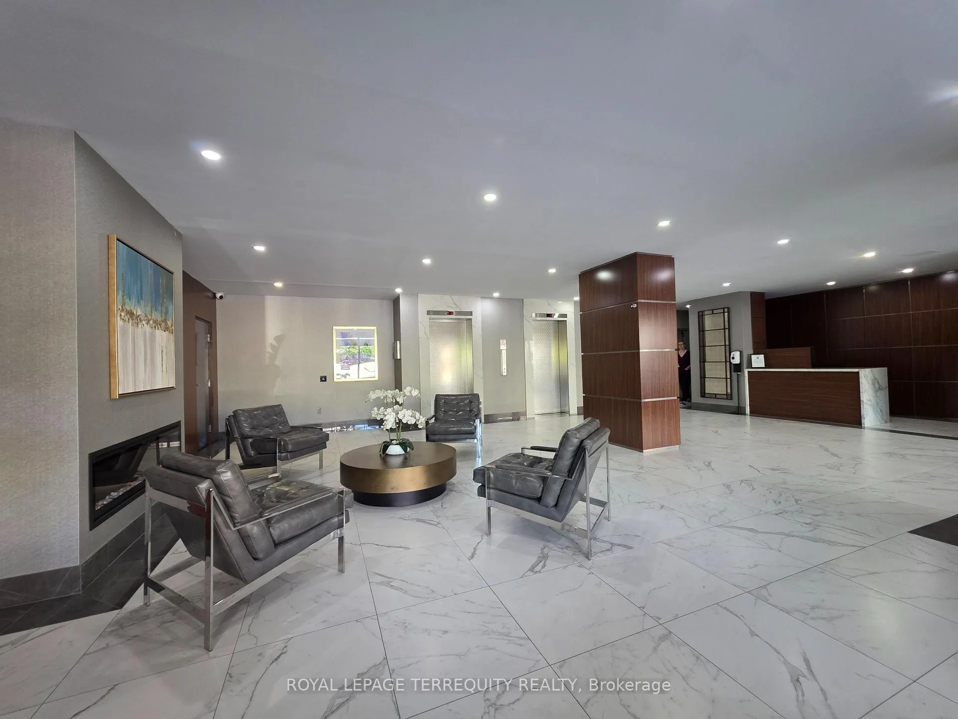 Photo 1 of Unit 804, 50 Inverlochy Boulevard, Markham, Royal Orchard — HOMEH
